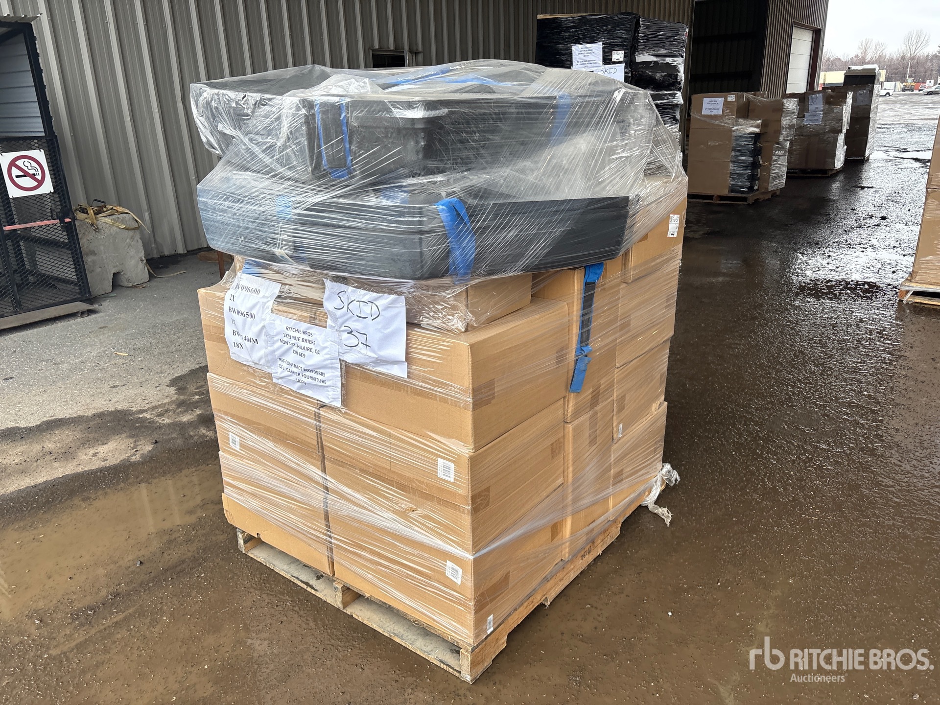 General Appearance with Picture, Right Front Corner