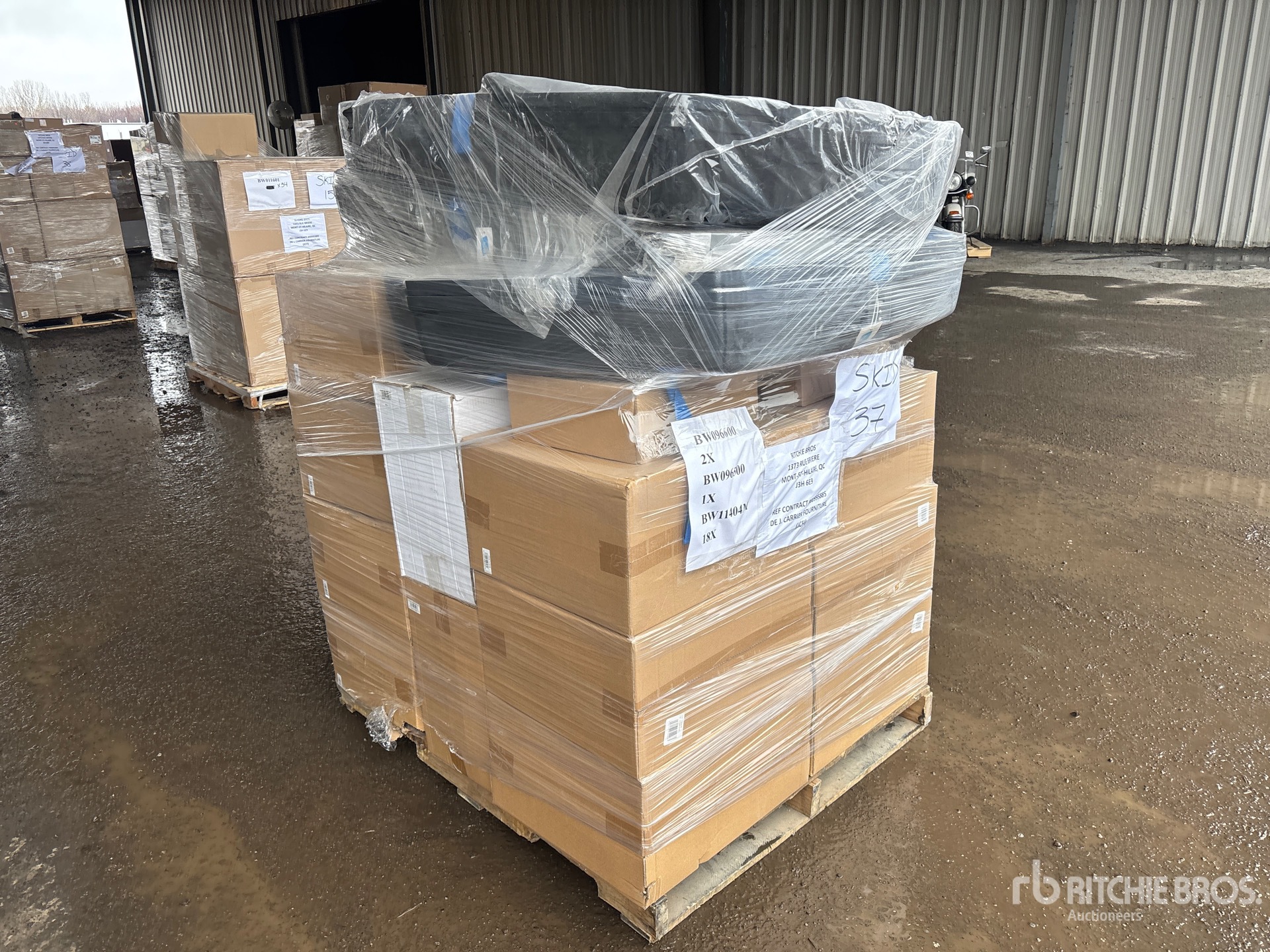 General Appearance with Picture, Right Rear Corner