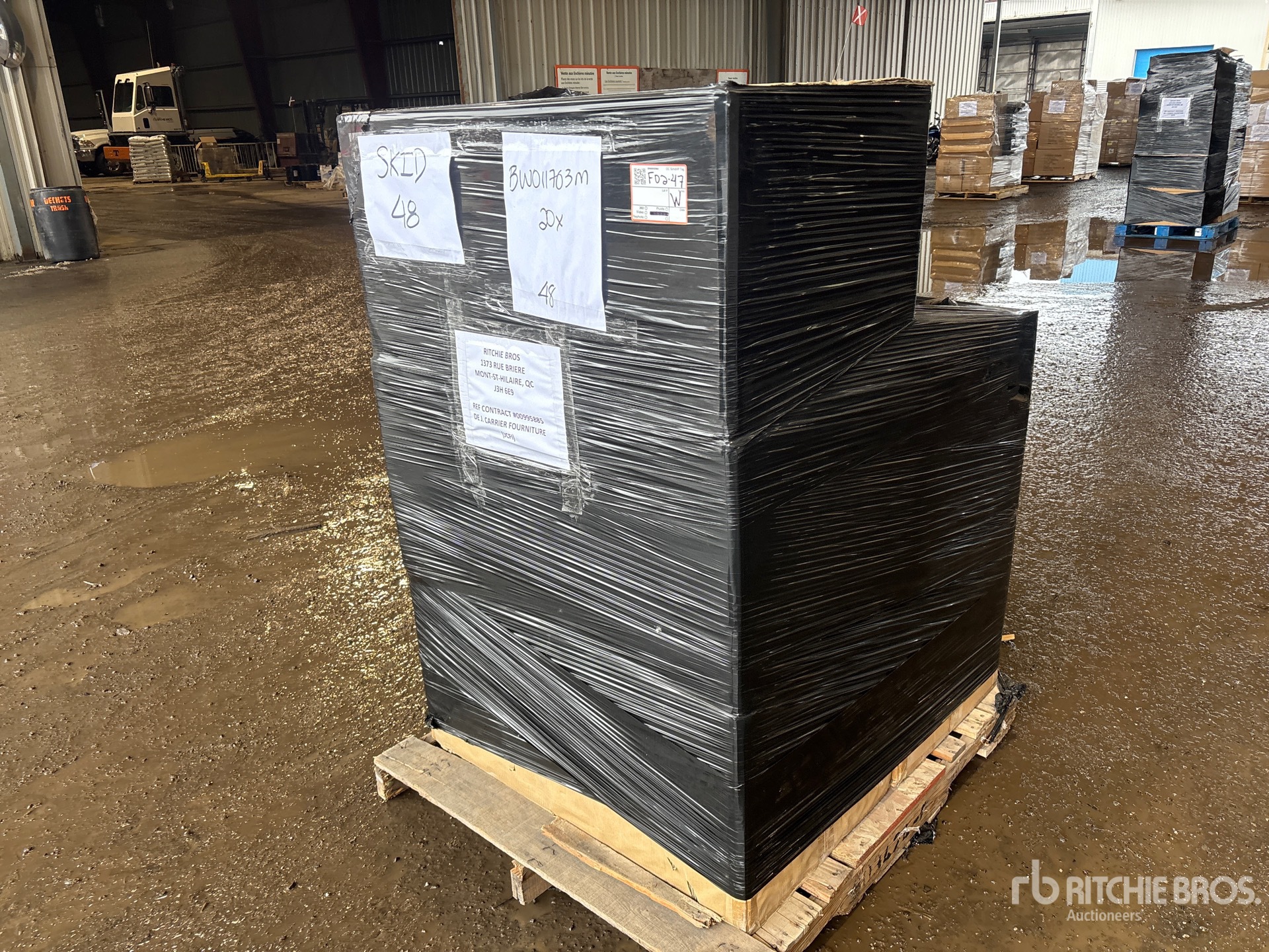 General Appearance with Picture, Left Front Corner