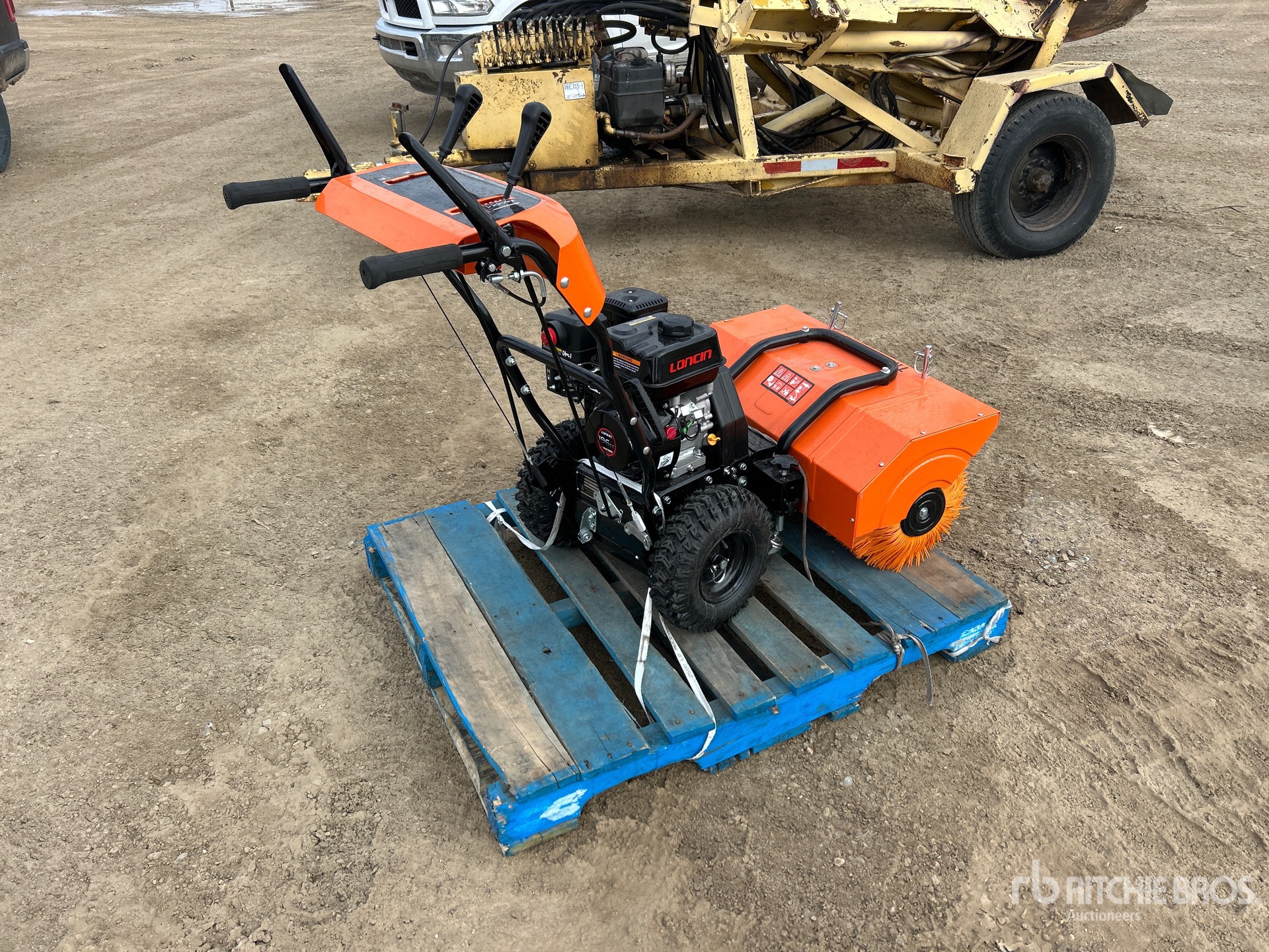 Aspect général with Image, coin arrière droit