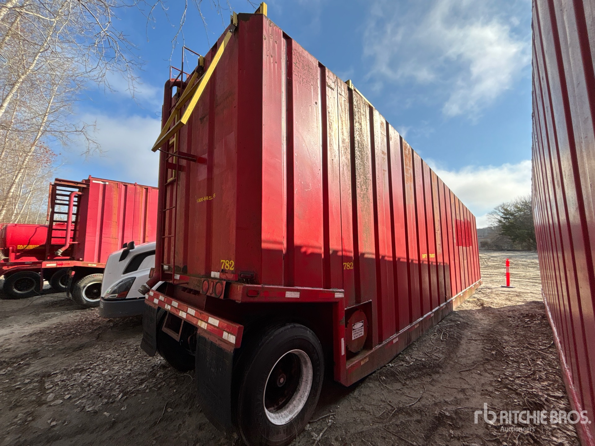 Aspect général with Image, coin arrière droit