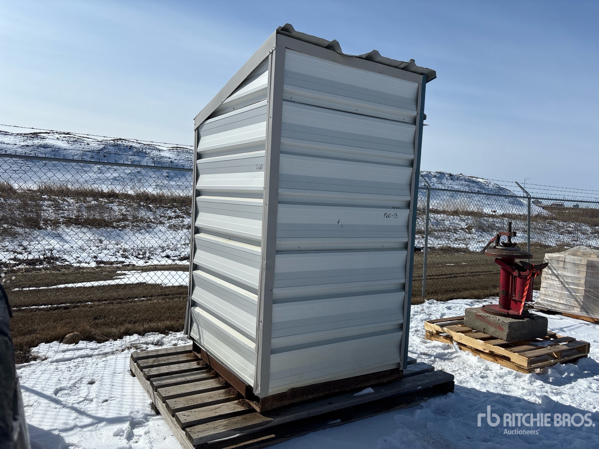 General Appearance with Picture, Right Front Corner