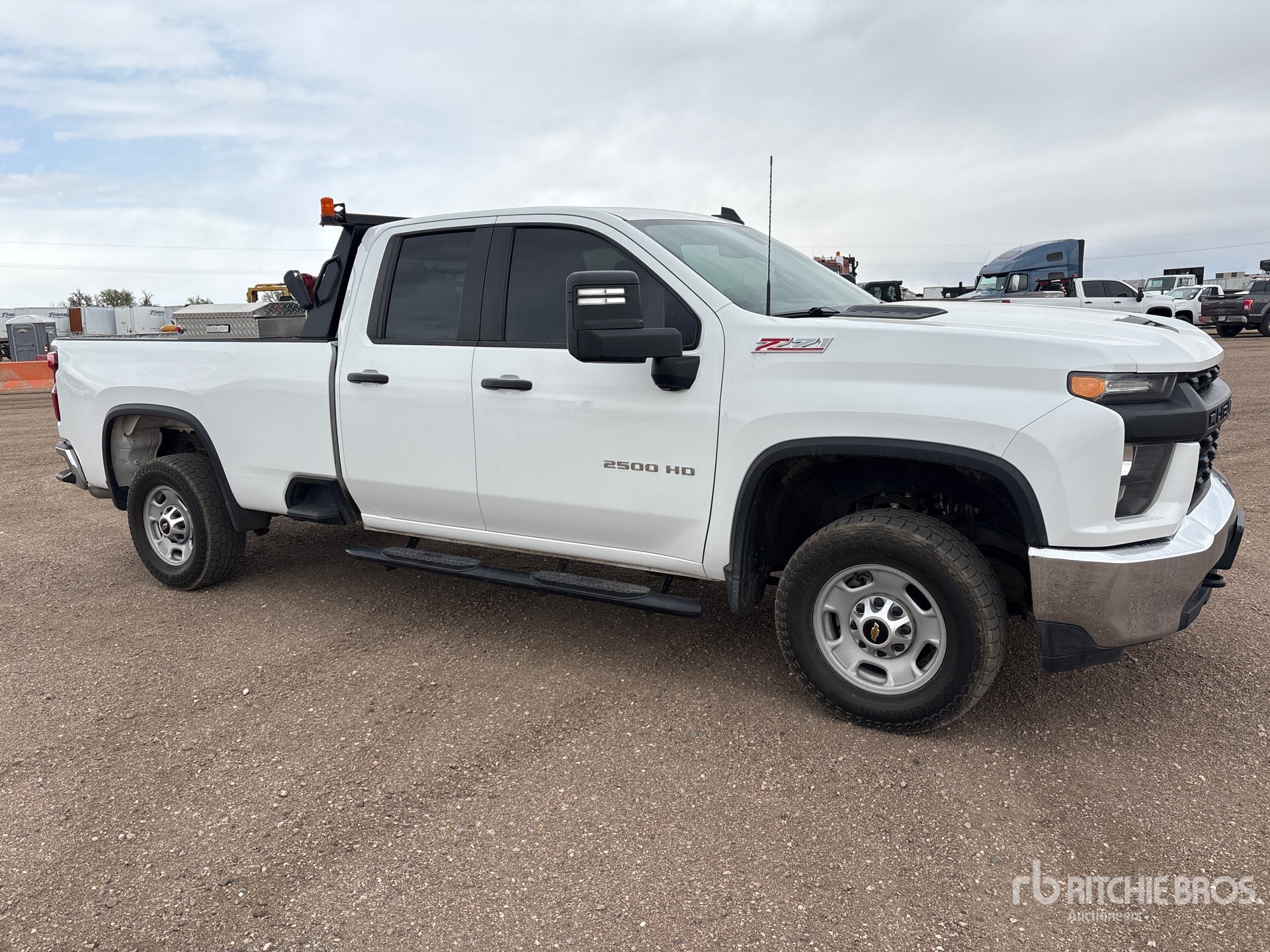 Aspect général with Image, coin avant droit