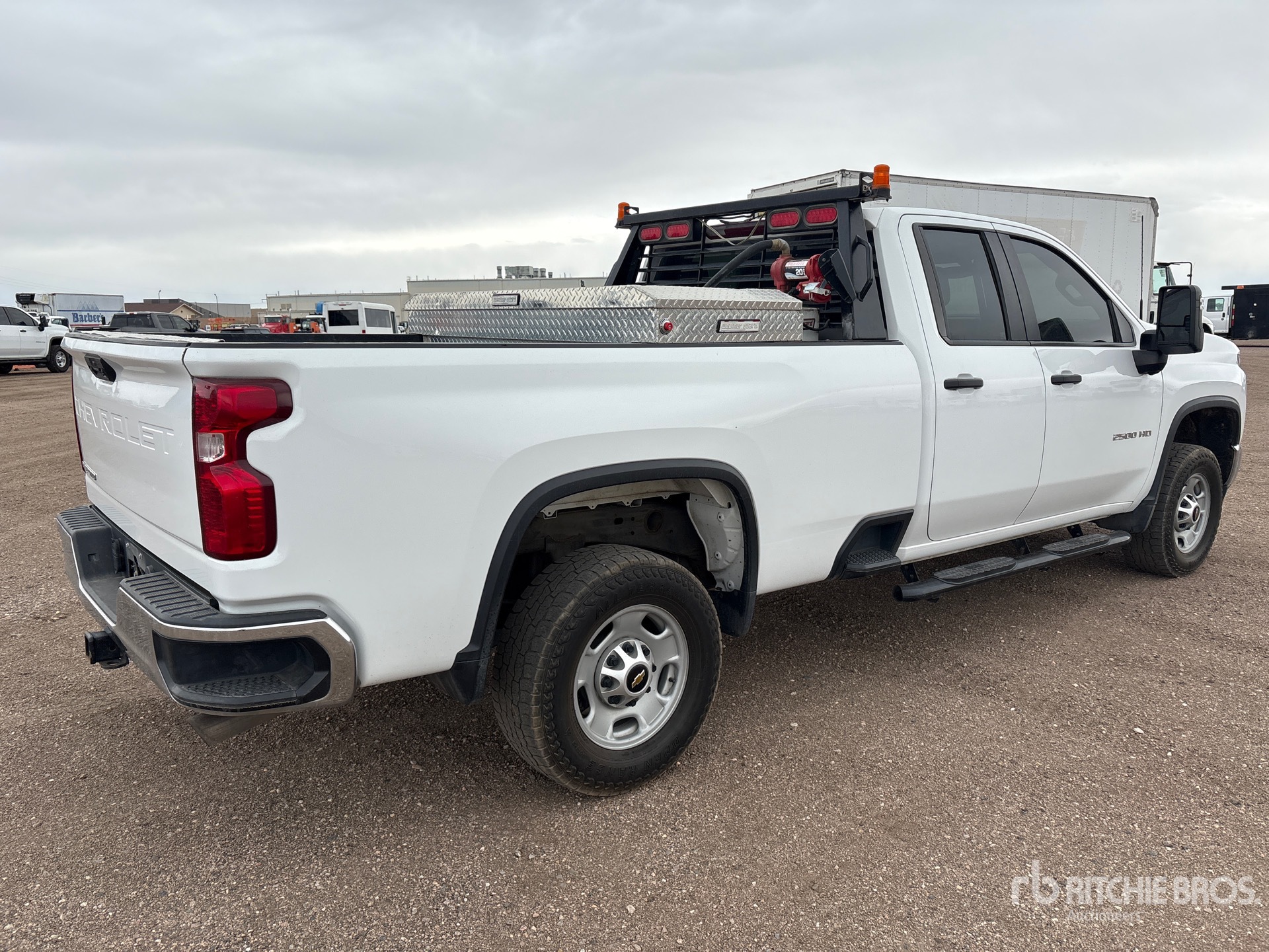 Aspect général with Image, coin arrière droit