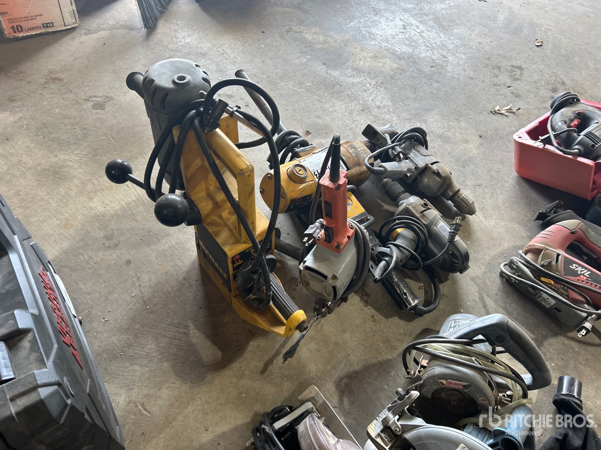 General Appearance with Foto, angolo posteriore sinistro