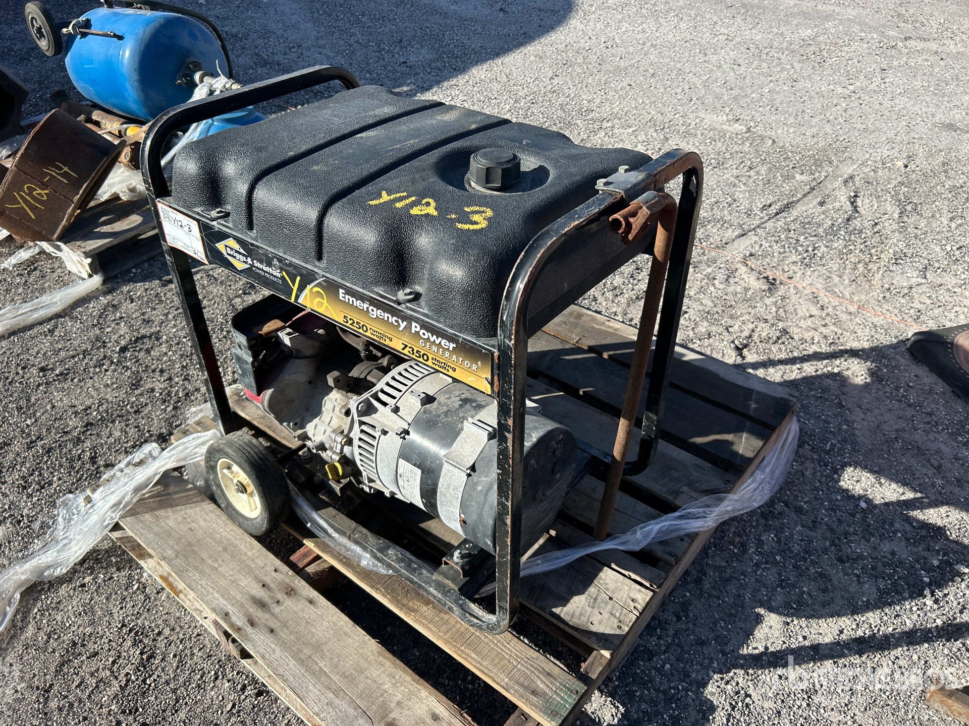 Aspect général with Image, coin avant droit