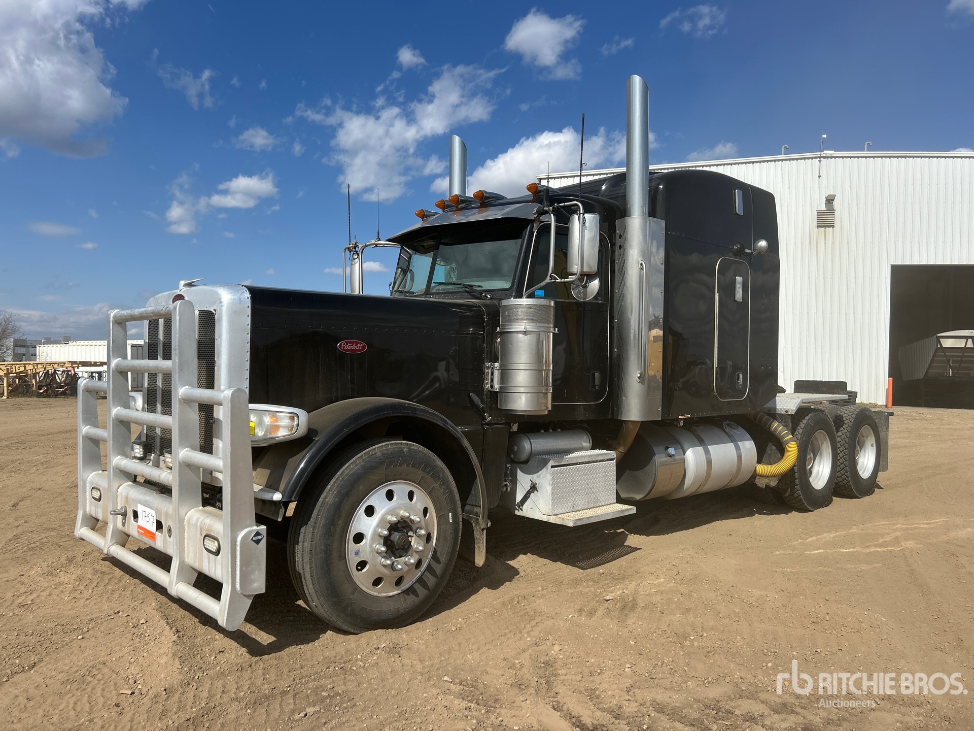Photo of a 2019 Peterbilt 389
