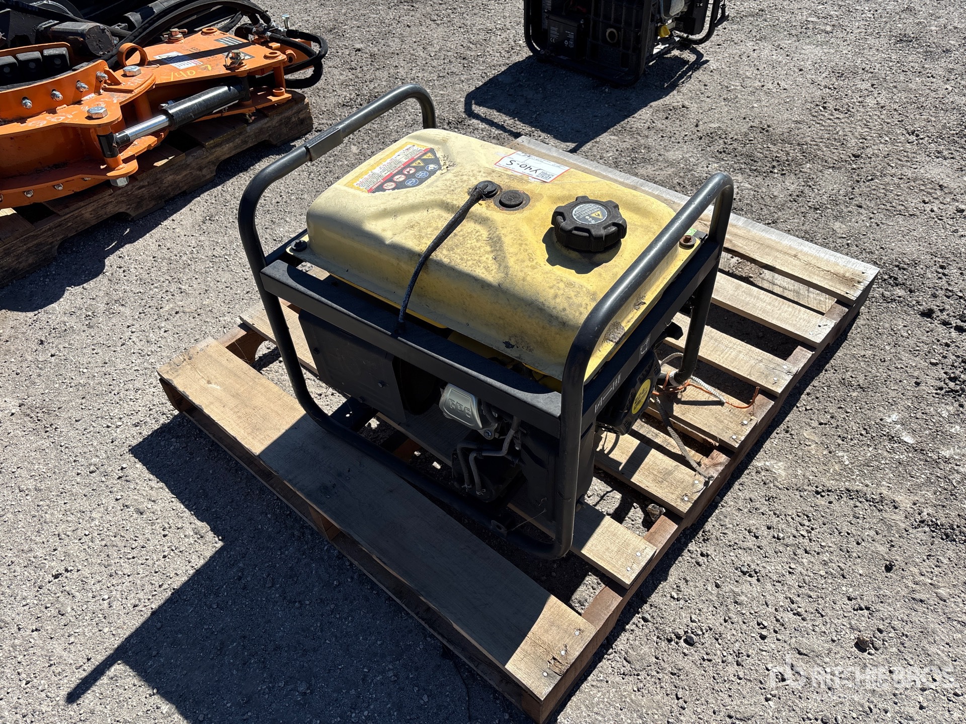 Aspect général with Image, coin arrière droit