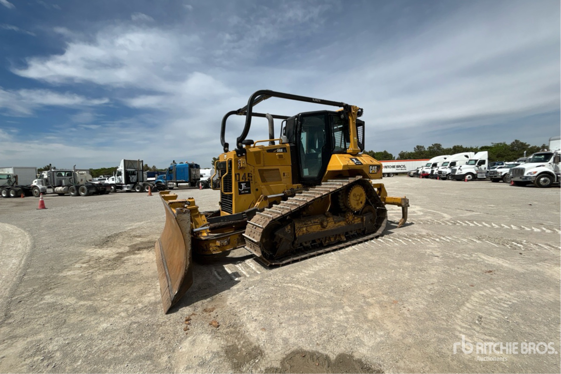 General Appearance with Picture, Left Front Corner