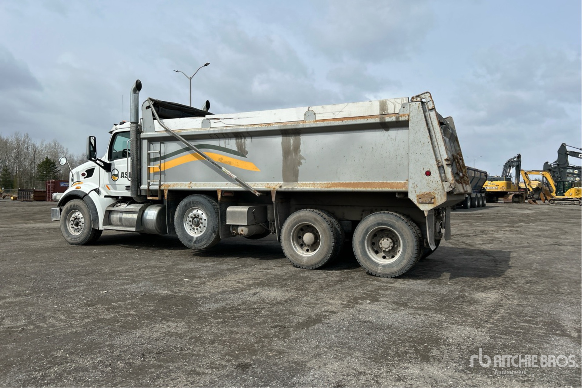 2022 Peterbilt 567