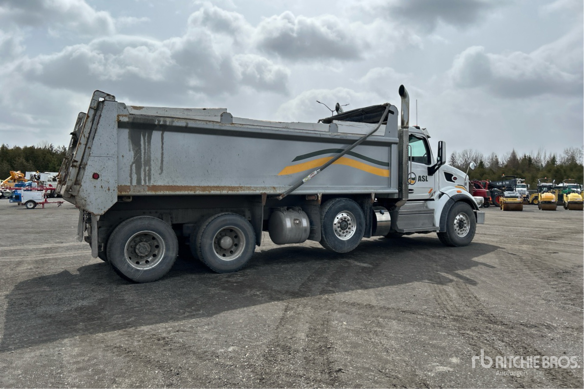 2022 Peterbilt 567