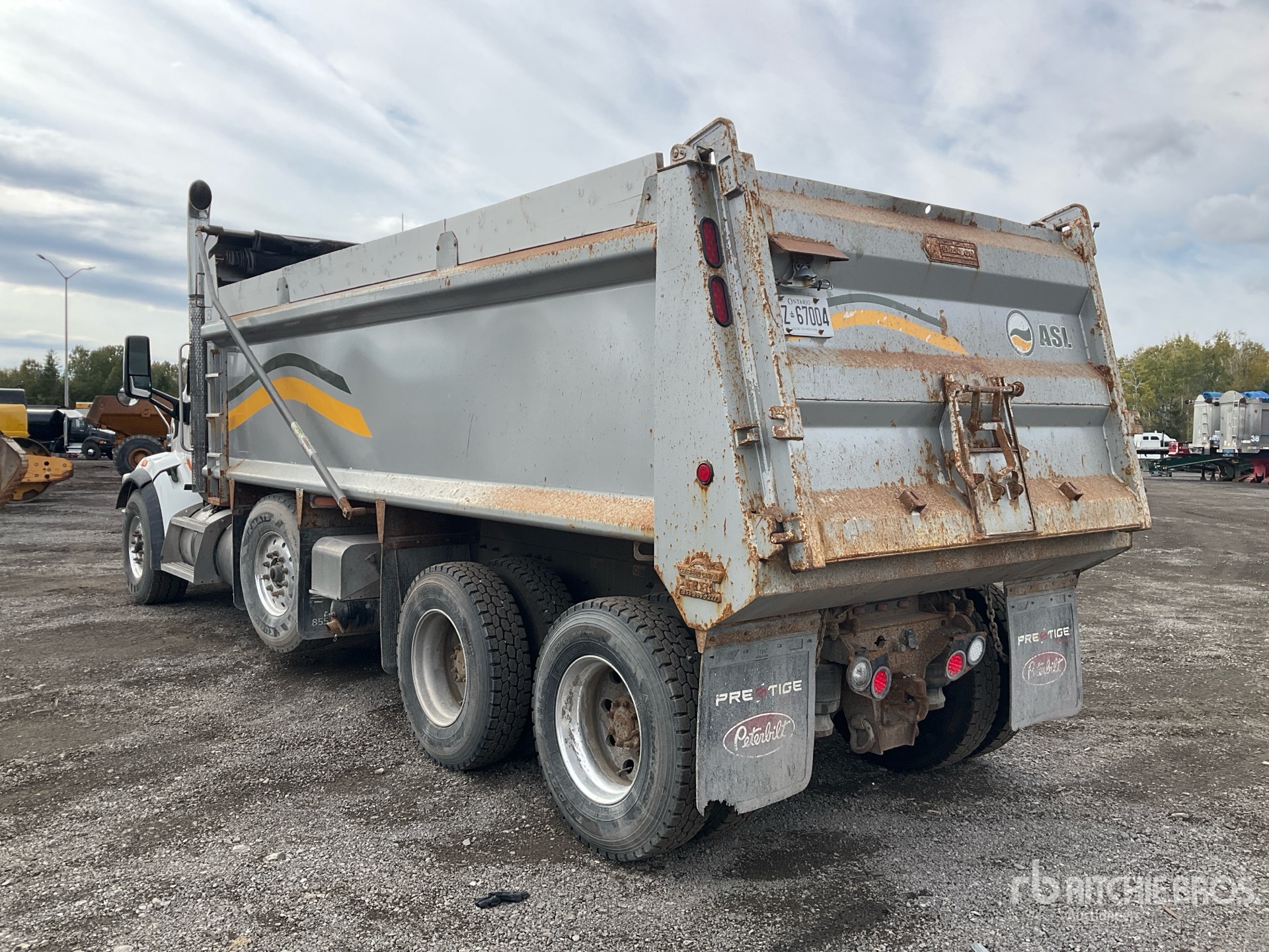 2022 Peterbilt 567
