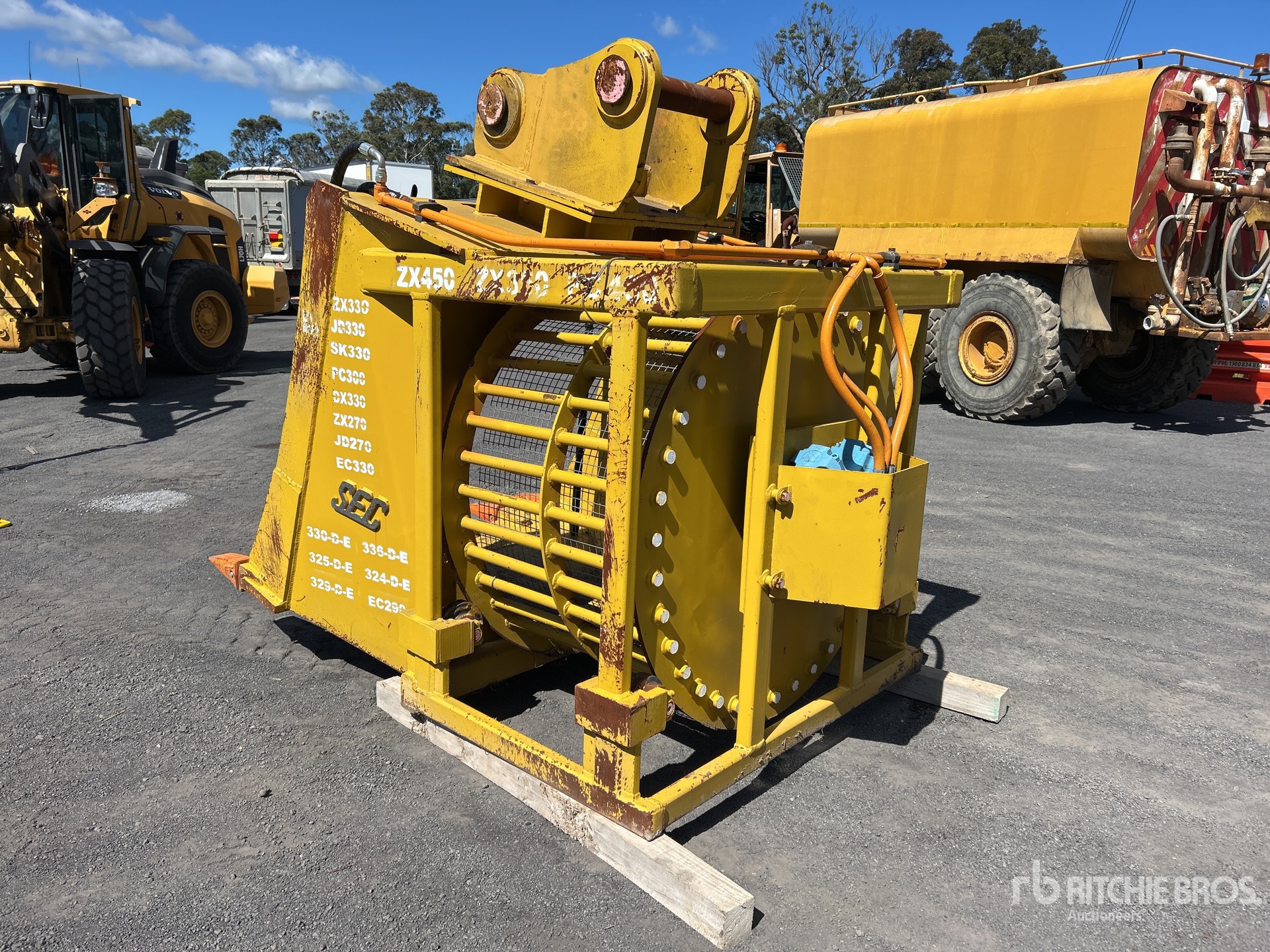 General Appearance with Picture, Left Rear Corner