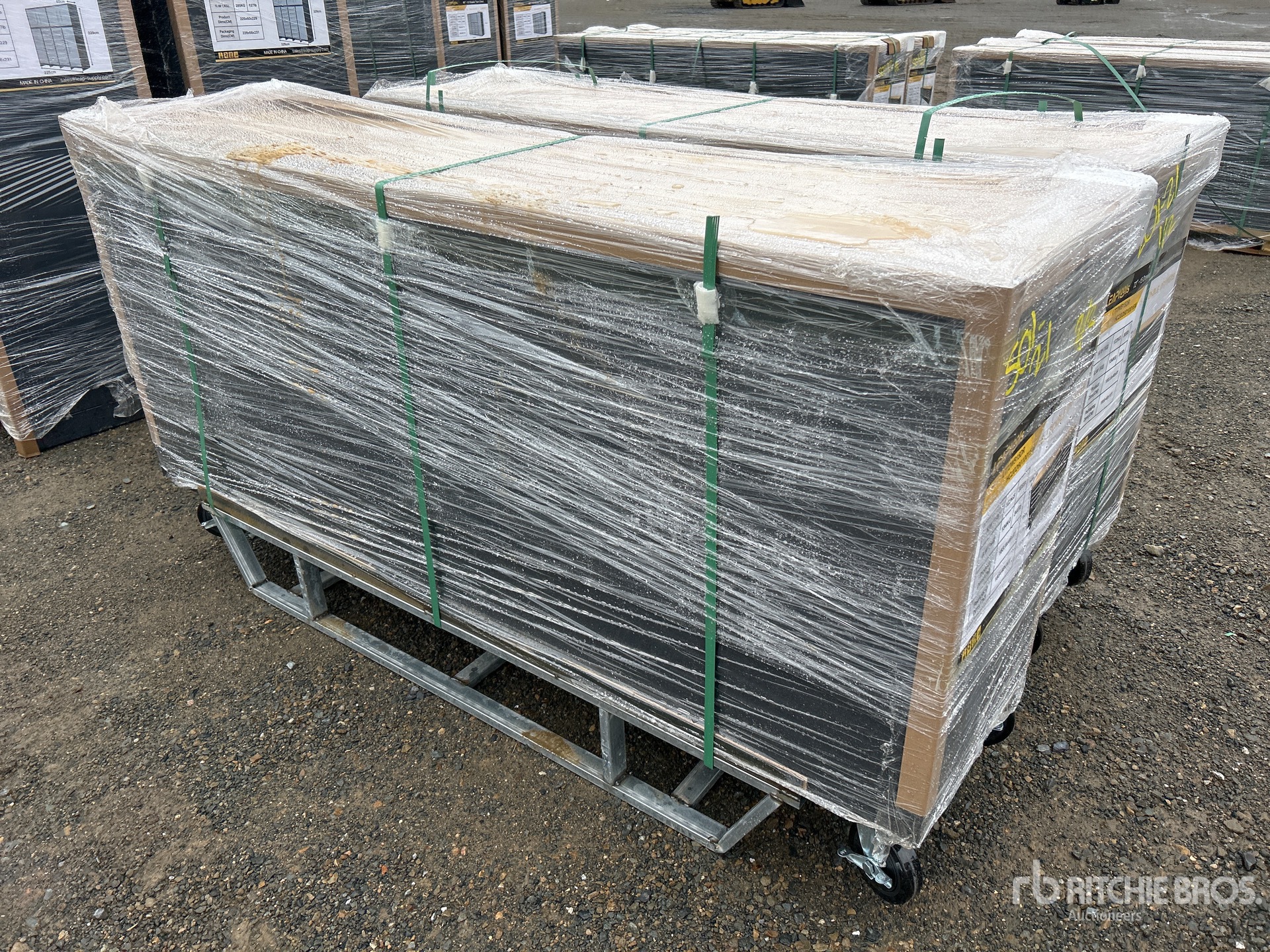 General Appearance with Bild, Ecke hinten rechts