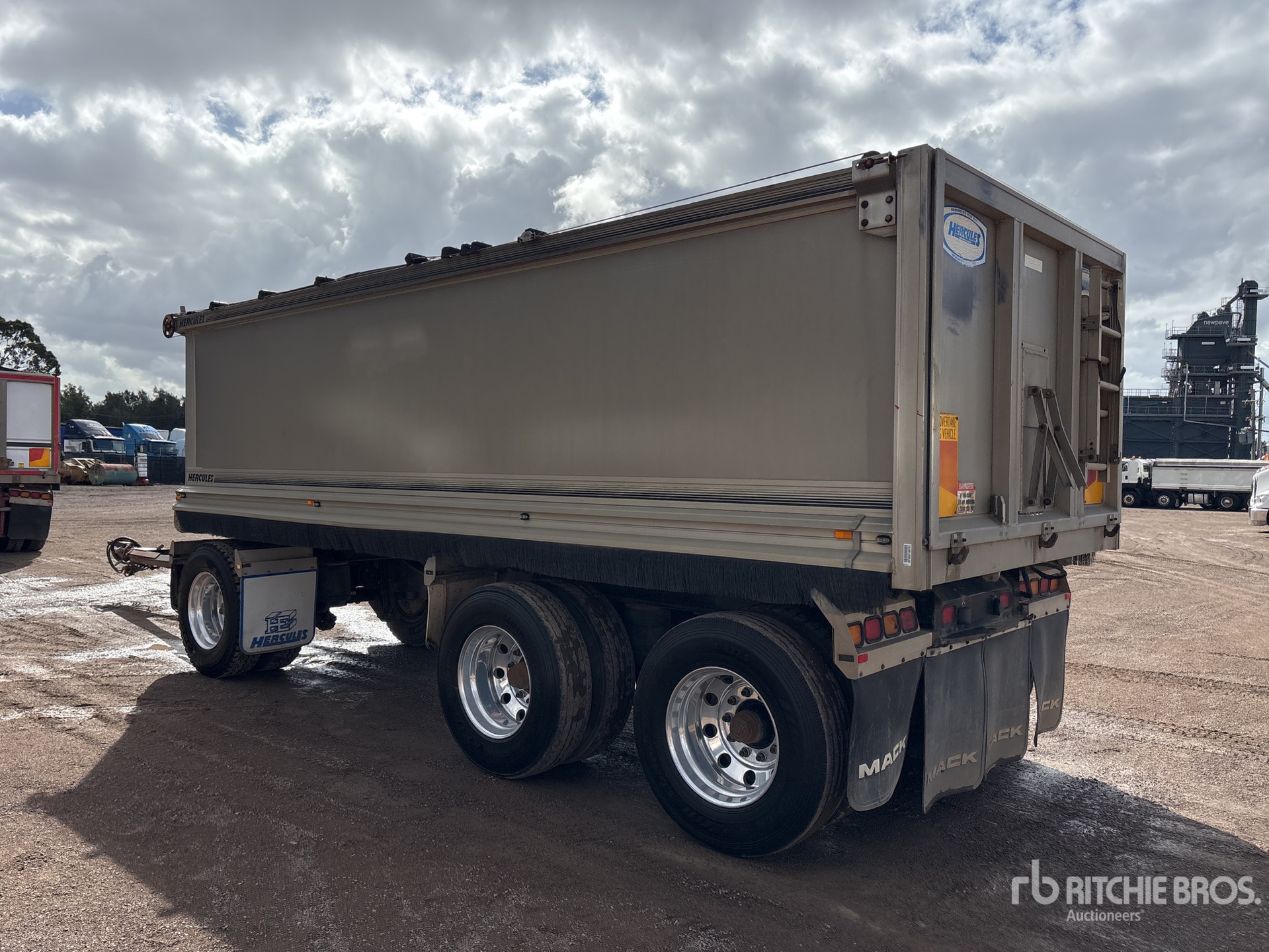 General Appearance with Picture, Right Rear Corner