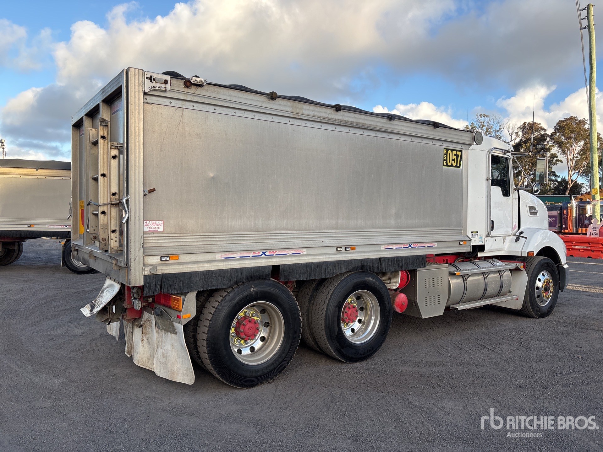 General Appearance with Picture, Left Rear Corner