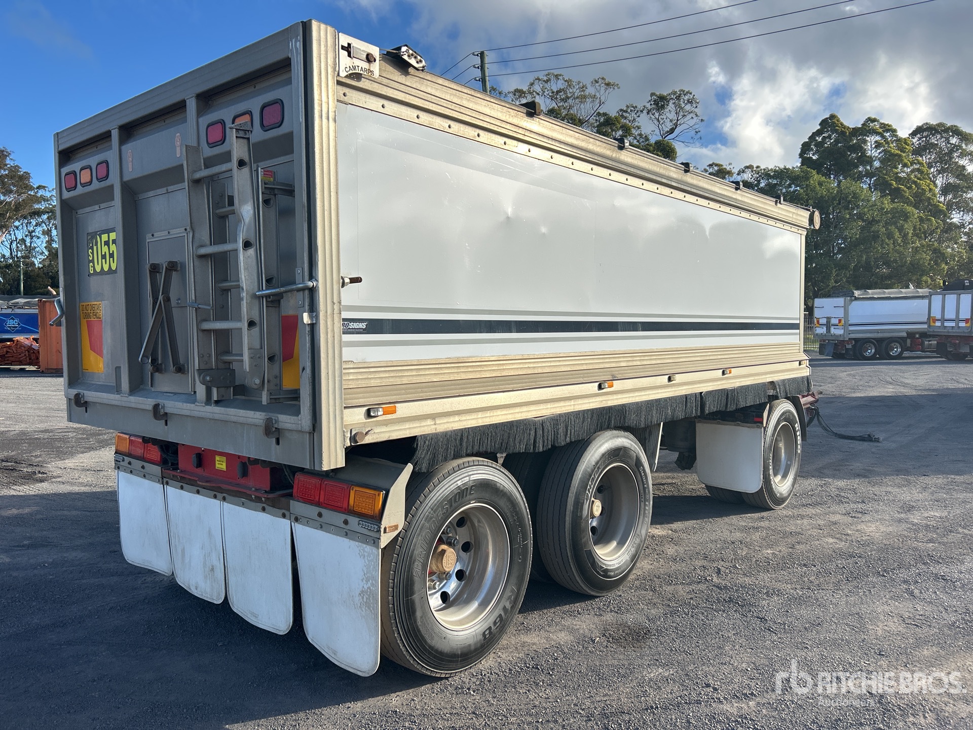 General Appearance with Picture, Left Rear Corner