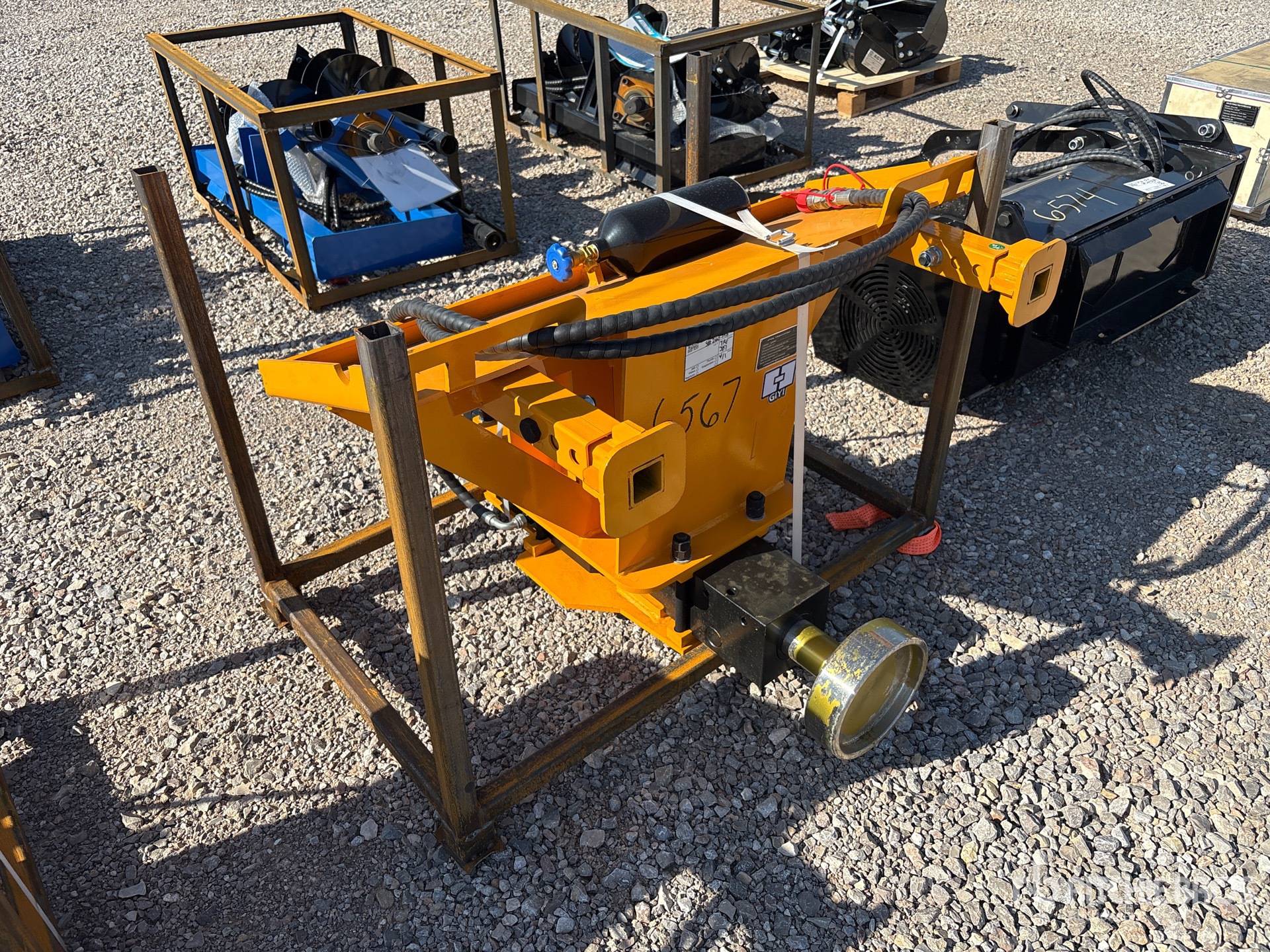 General Appearance with Picture, Right Front Corner