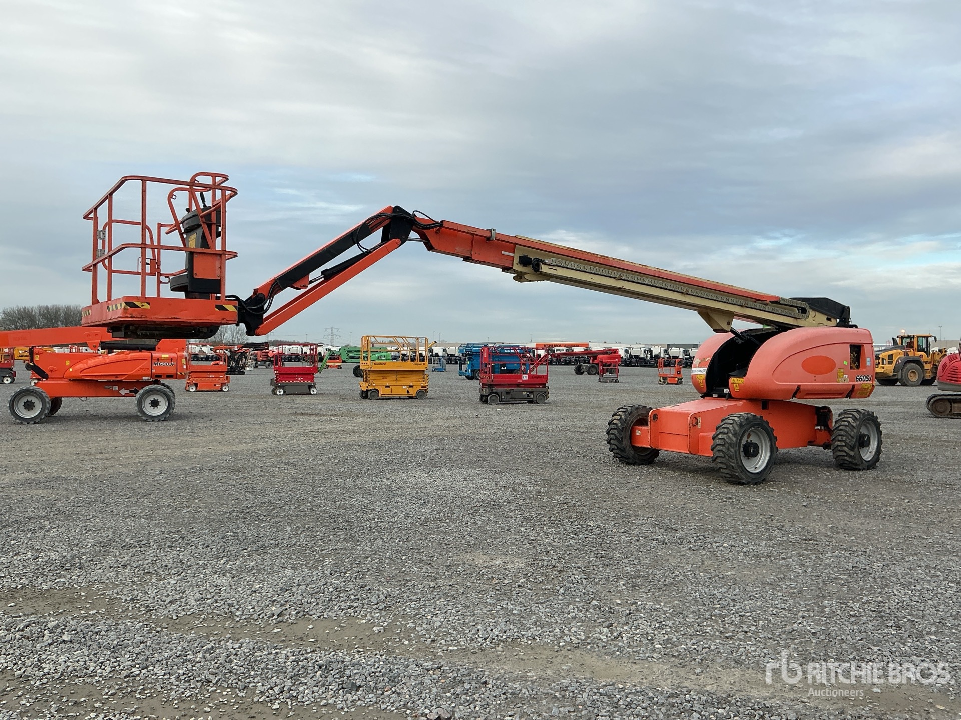 General Appearance with Foto, angolo anteriore sinistro