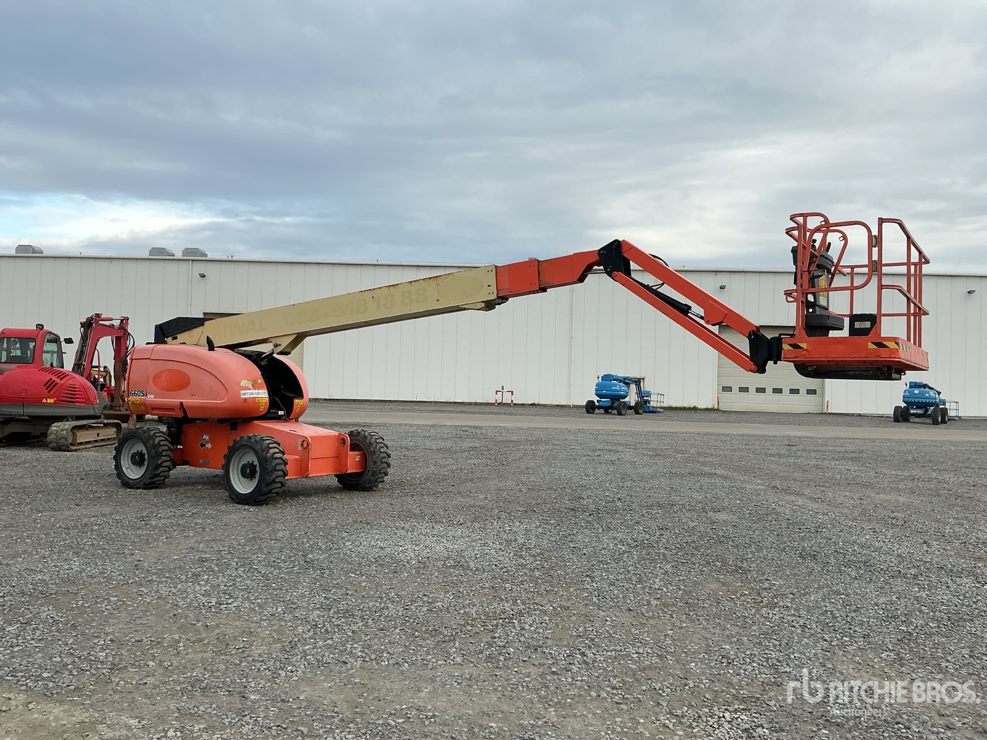 General Appearance with Foto, angolo posteriore sinistro