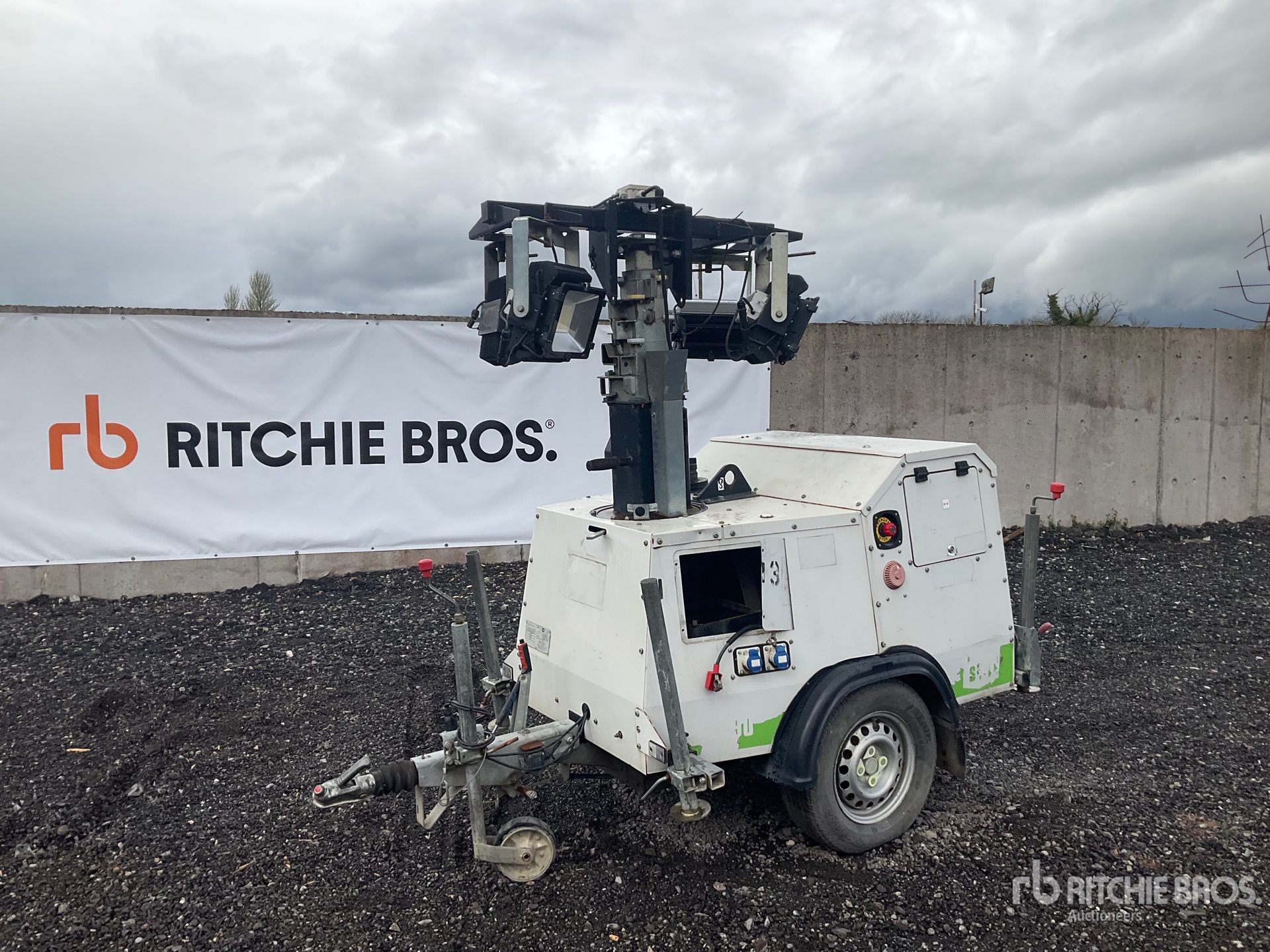 General Appearance with Picture, Right Front Corner