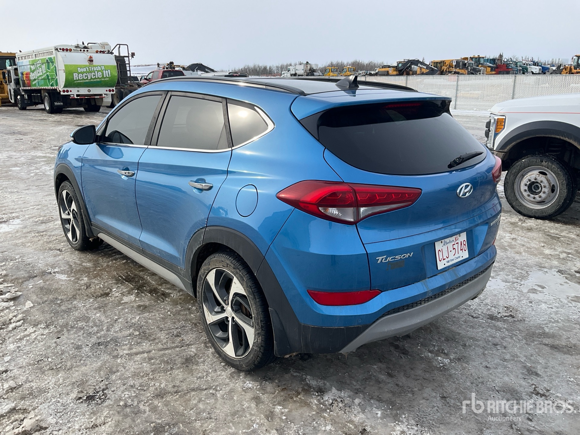 General Appearance with Foto, angolo posteriore sinistro