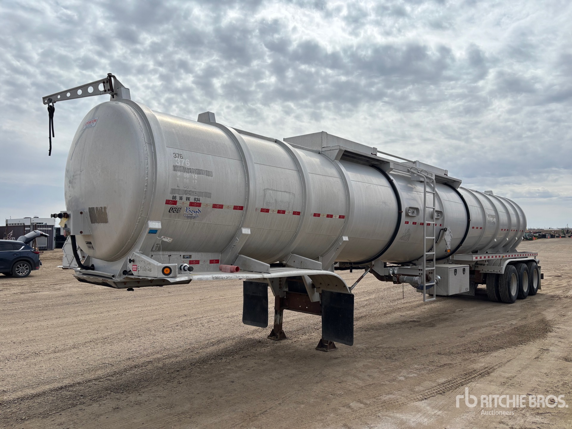 Photo of a 2012 Dragon 10500 gal Tri/A