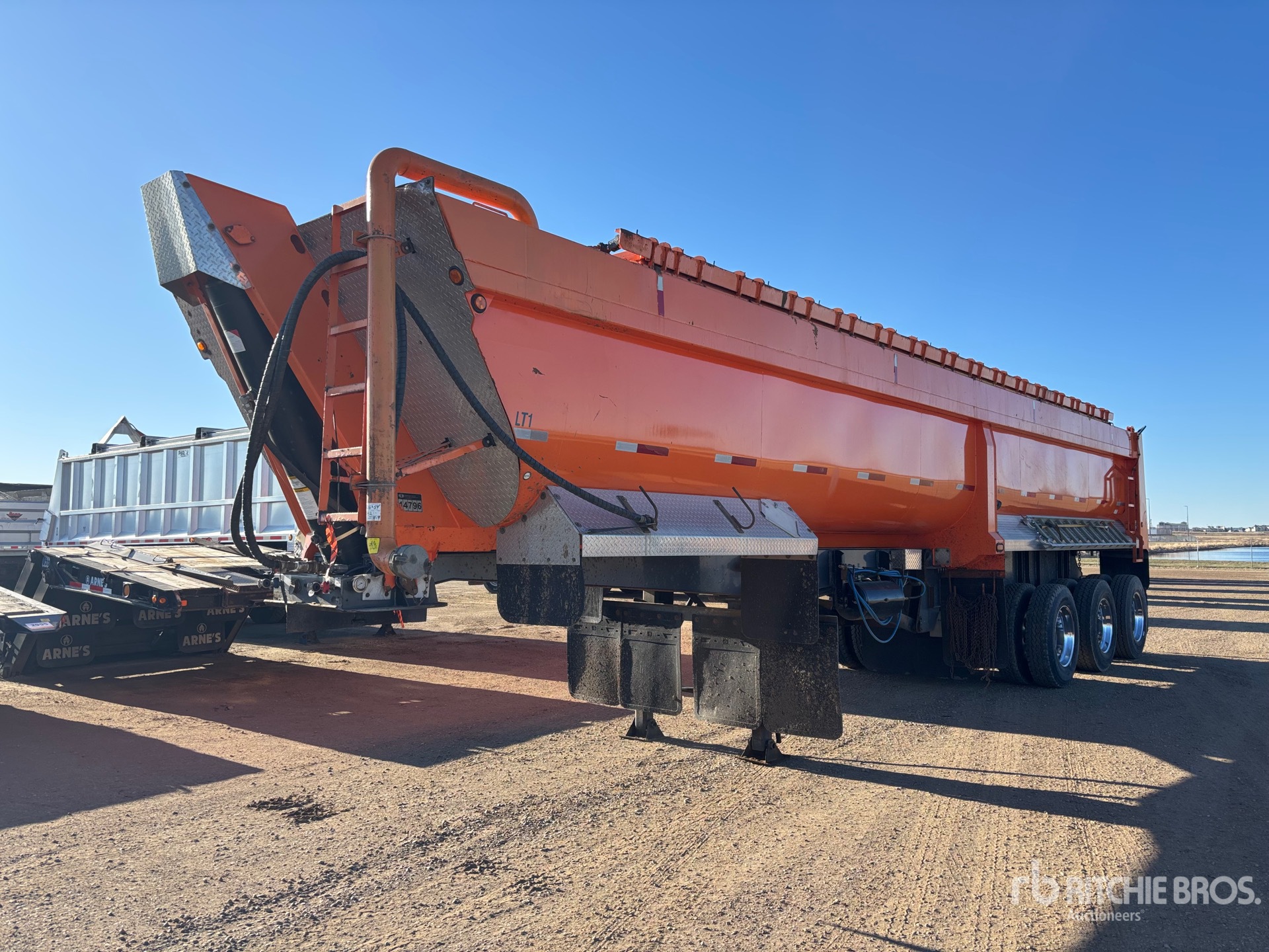 Photo of a 2013 Midland 35 ft Tri/A