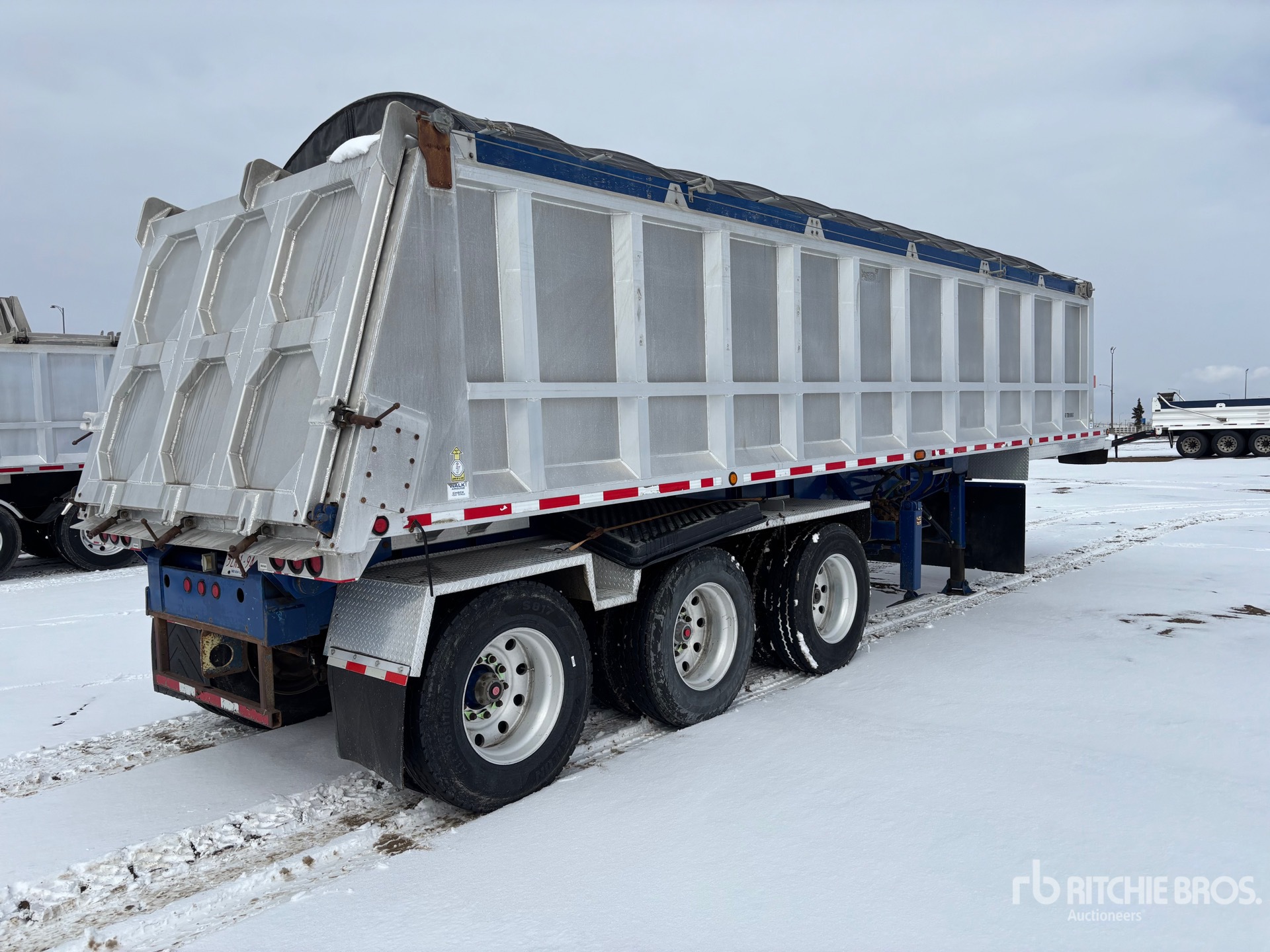 General Appearance with Imagen: esquina trasera derecha