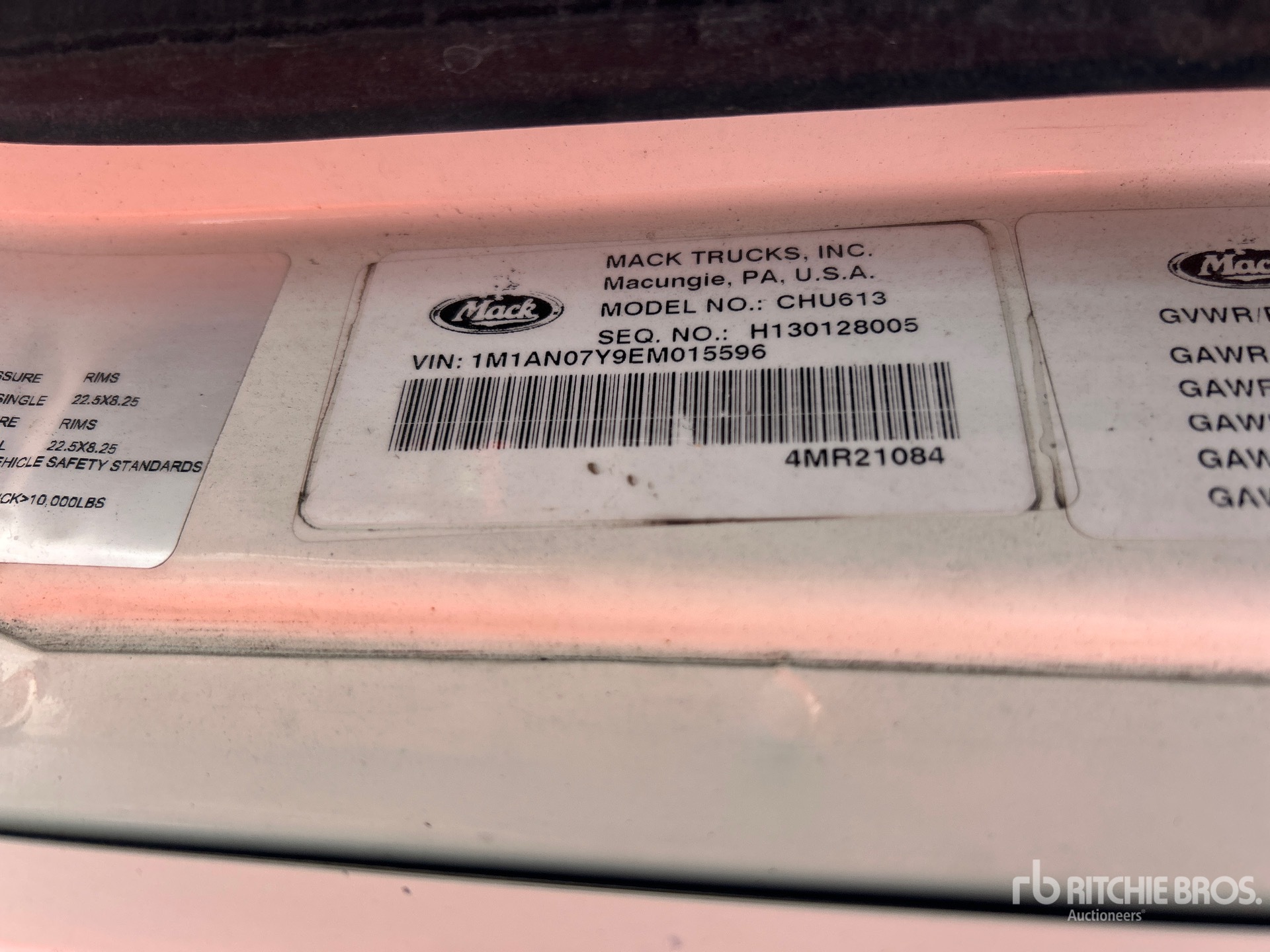 Photo of a 2014 Mack CHU613