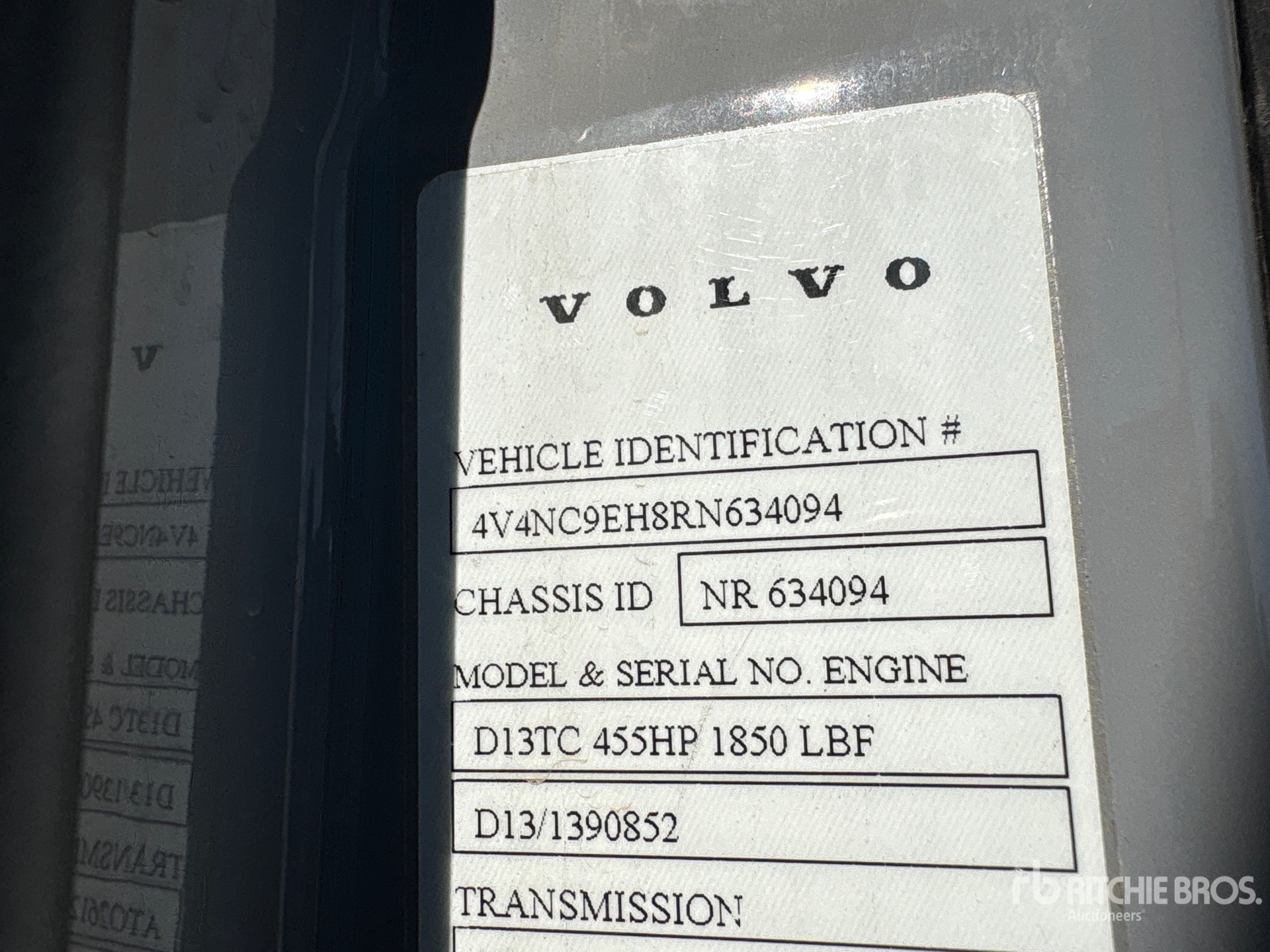 2024 Volvo VNL64T