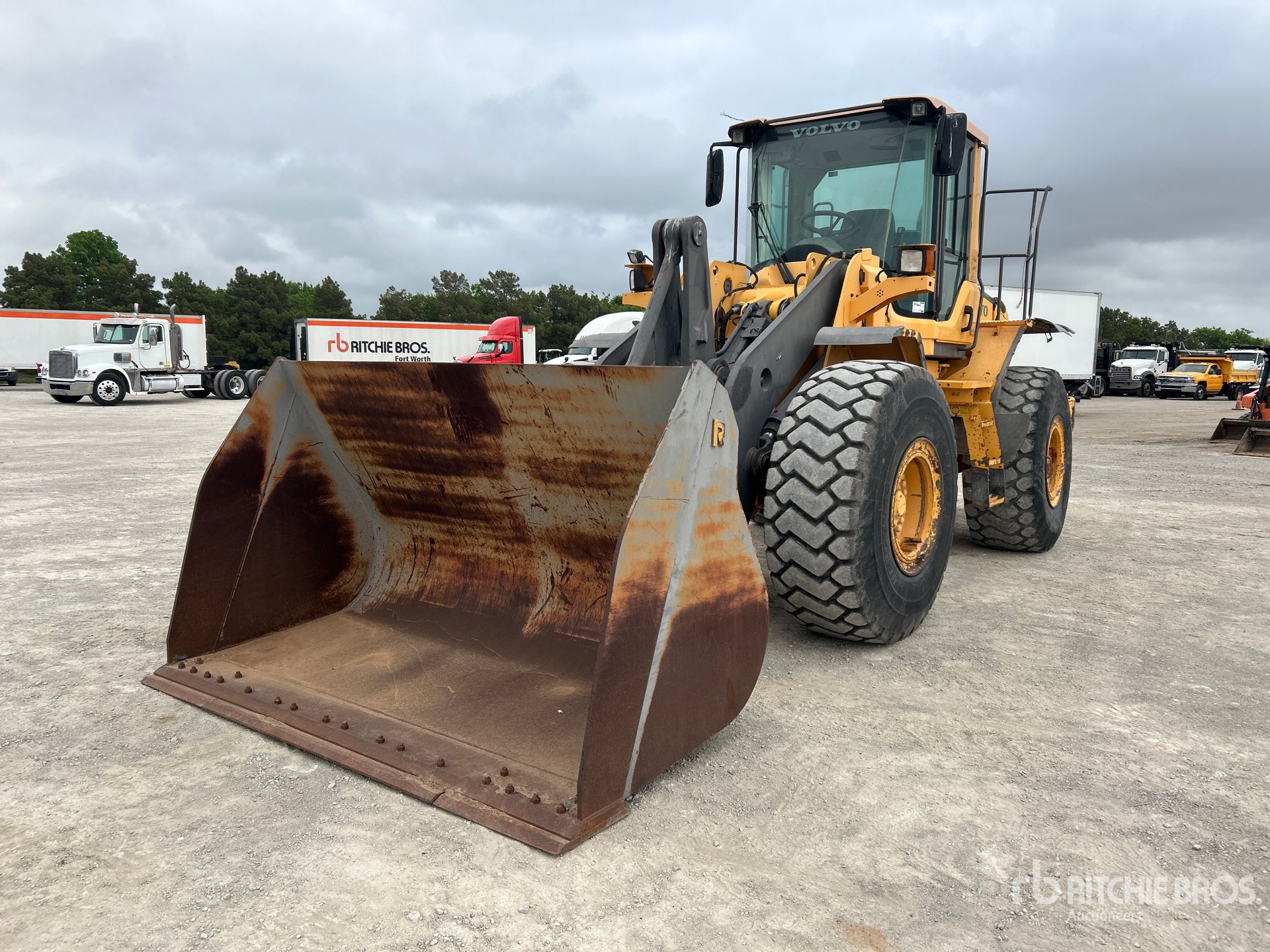 General Appearance with Picture, Left Front Corner