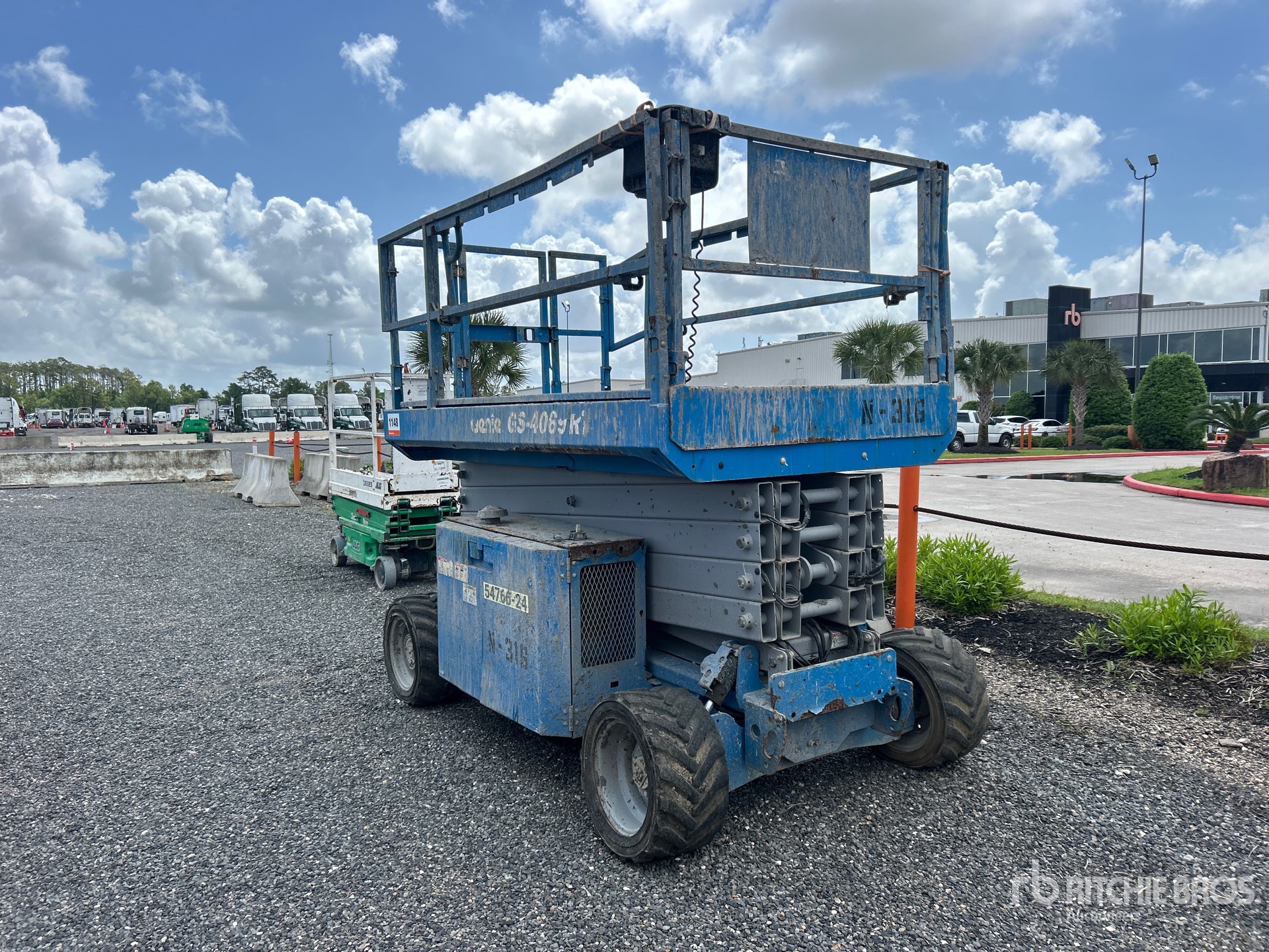 General Appearance with Picture, Left Rear Corner