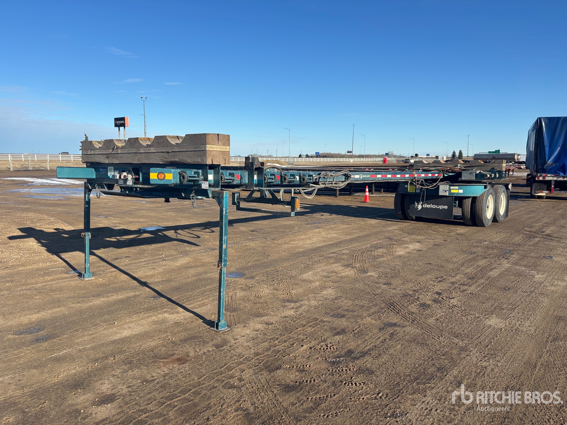 General Appearance with Image, coin avant gauche