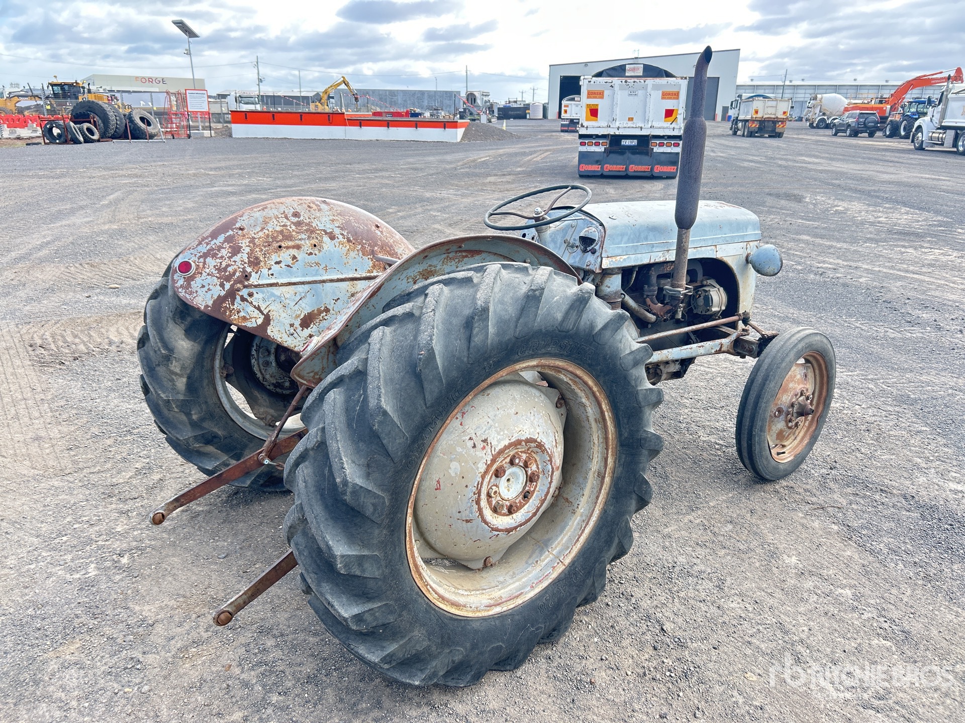 General Appearance with Picture, Right Rear Corner