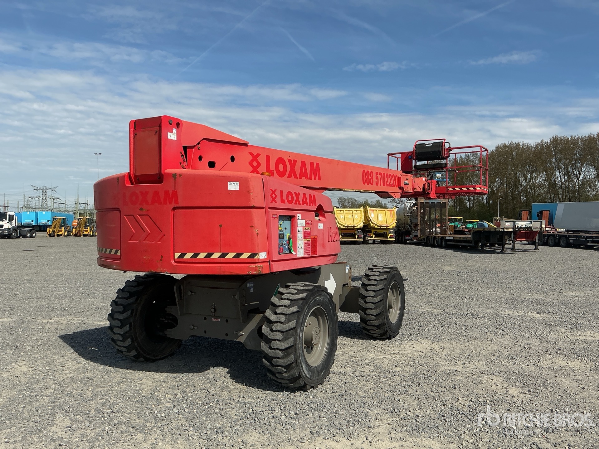 General Appearance with Picture, Left Front Corner