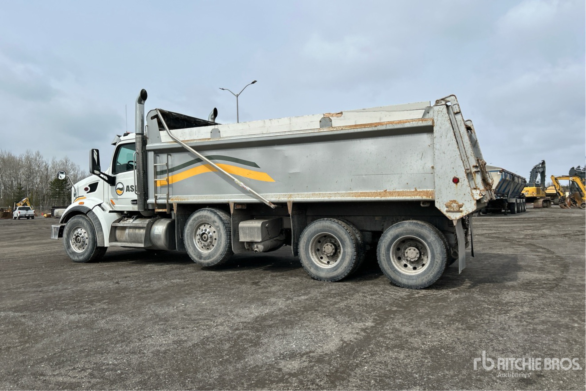 2022 Peterbilt 367