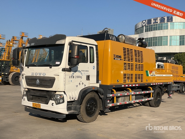 2018 XCMG HBC10040K on 2018 Sinotruck Howo T5G280 4x2 Concrete Pump Truck