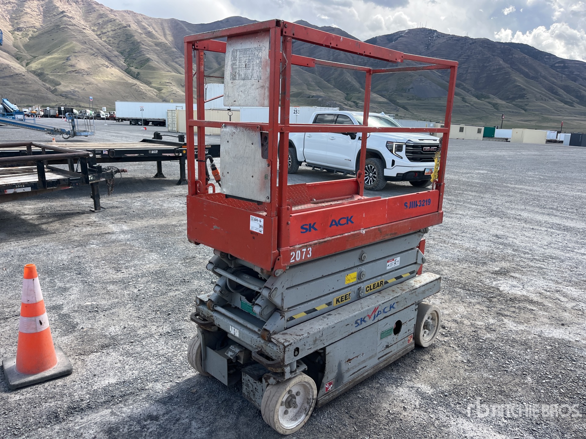 General Appearance with Picture, Left Rear Corner