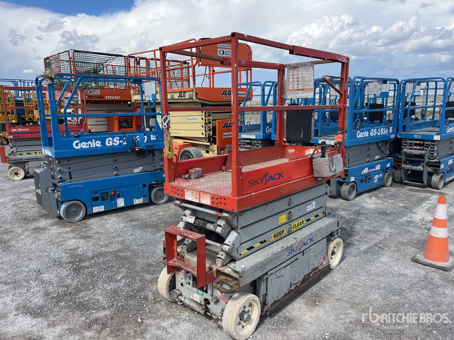 General Appearance with Picture, Right Front Corner