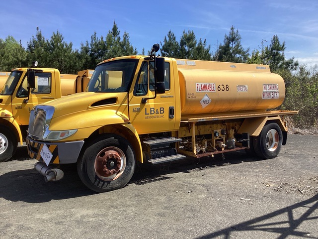 2006 Freightliner 4200 2000 gal 4x2 Fuel Truck