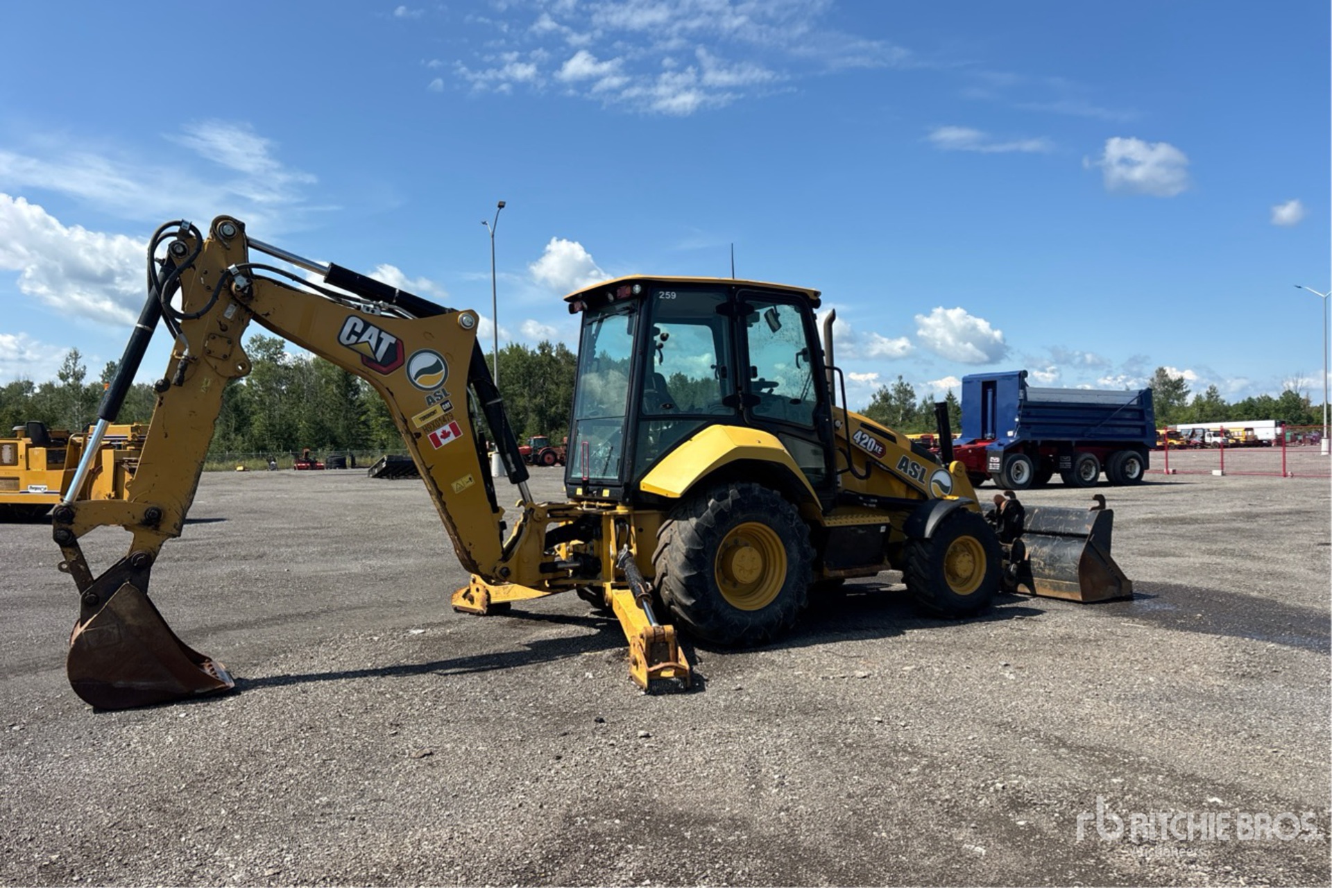 2022 Caterpillar 420 XE