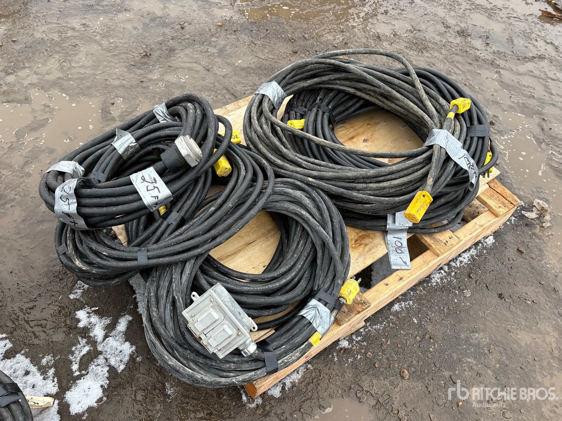 General Appearance with Foto, angolo posteriore sinistro