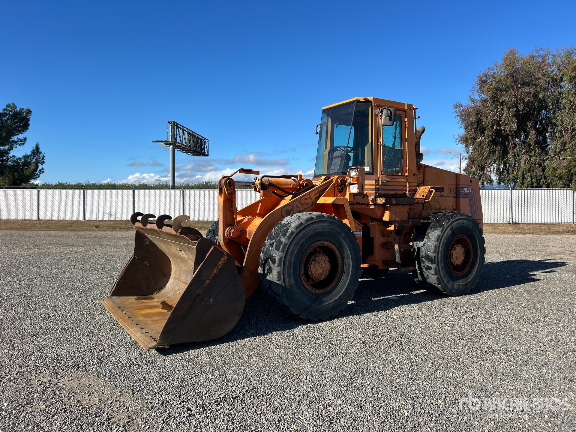 General Appearance with Featured Photo