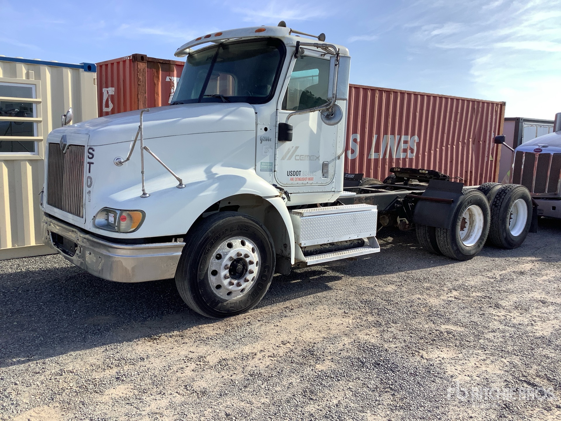 General Appearance with Foto, angolo anteriore sinistro