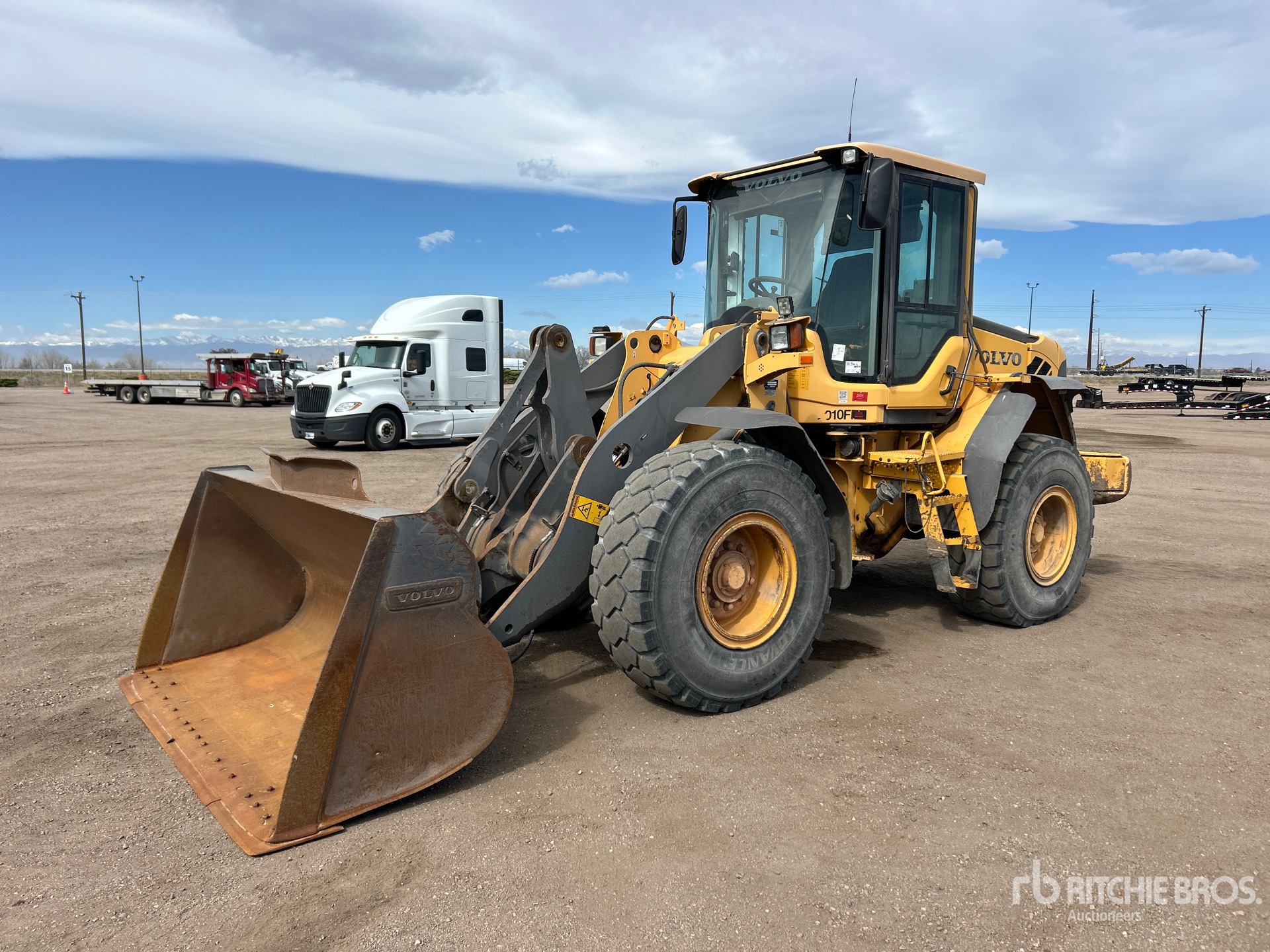 General Appearance with Picture, Left Front Corner