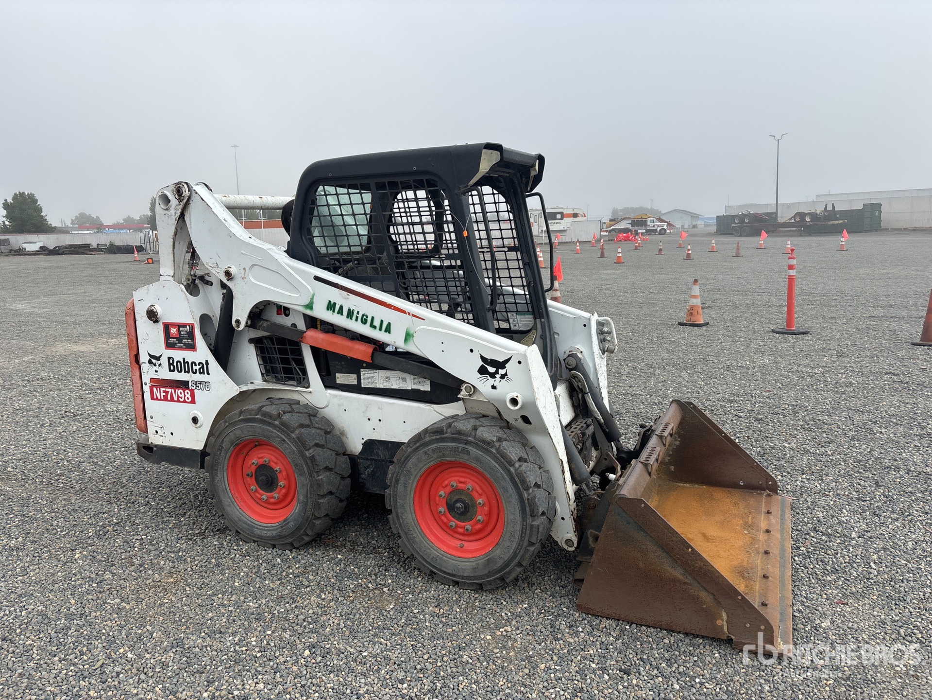 General Appearance with Picture, Right Front Corner