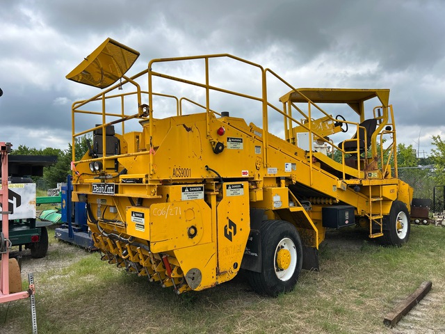 2015 Bearcat 8116 Chip Spreader