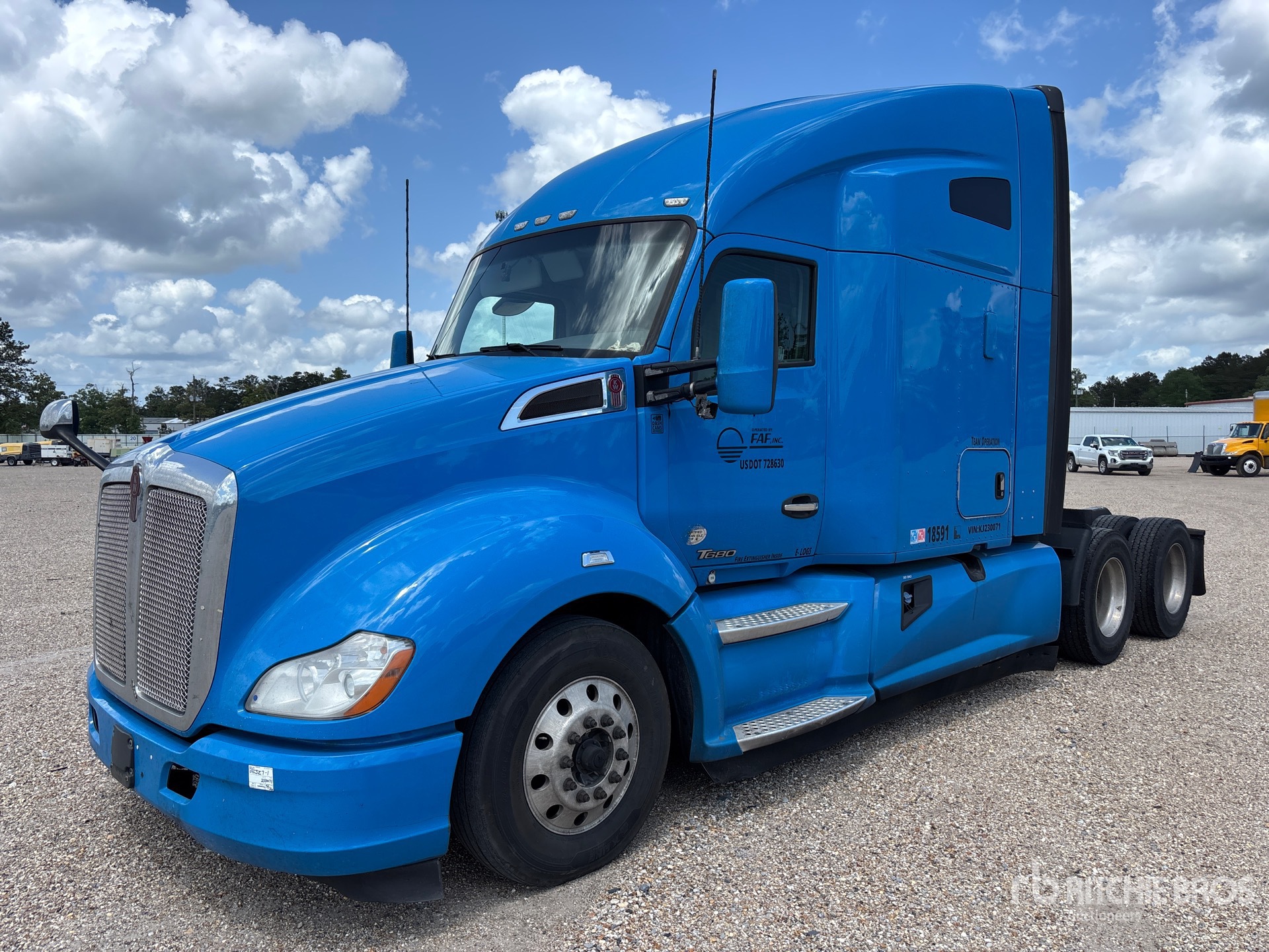 General Appearance with Picture, Left Front Corner