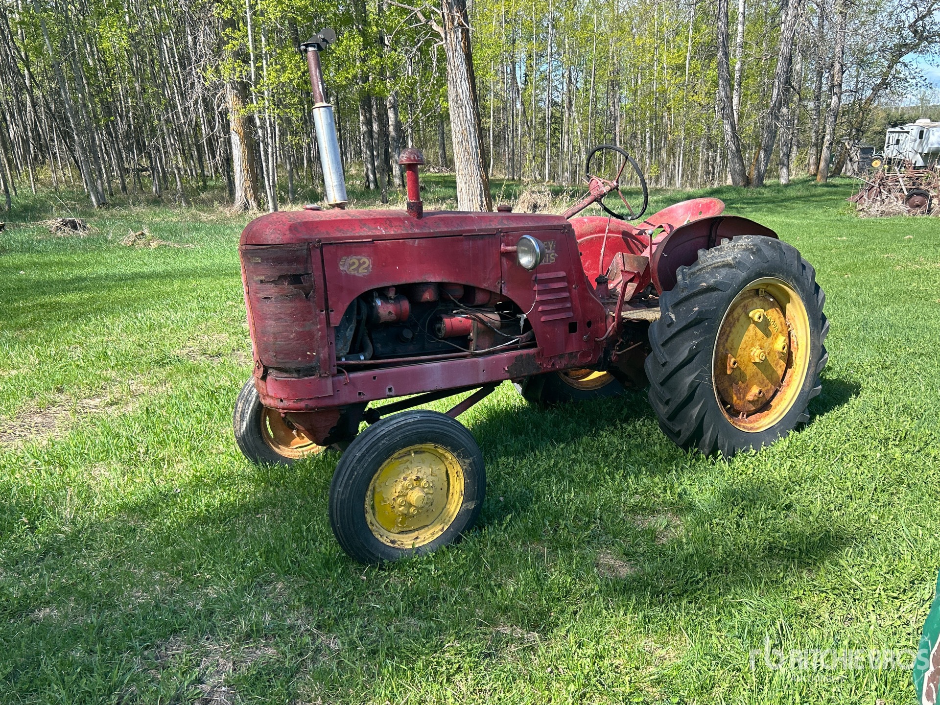 General Appearance with Picture, Left Front Corner